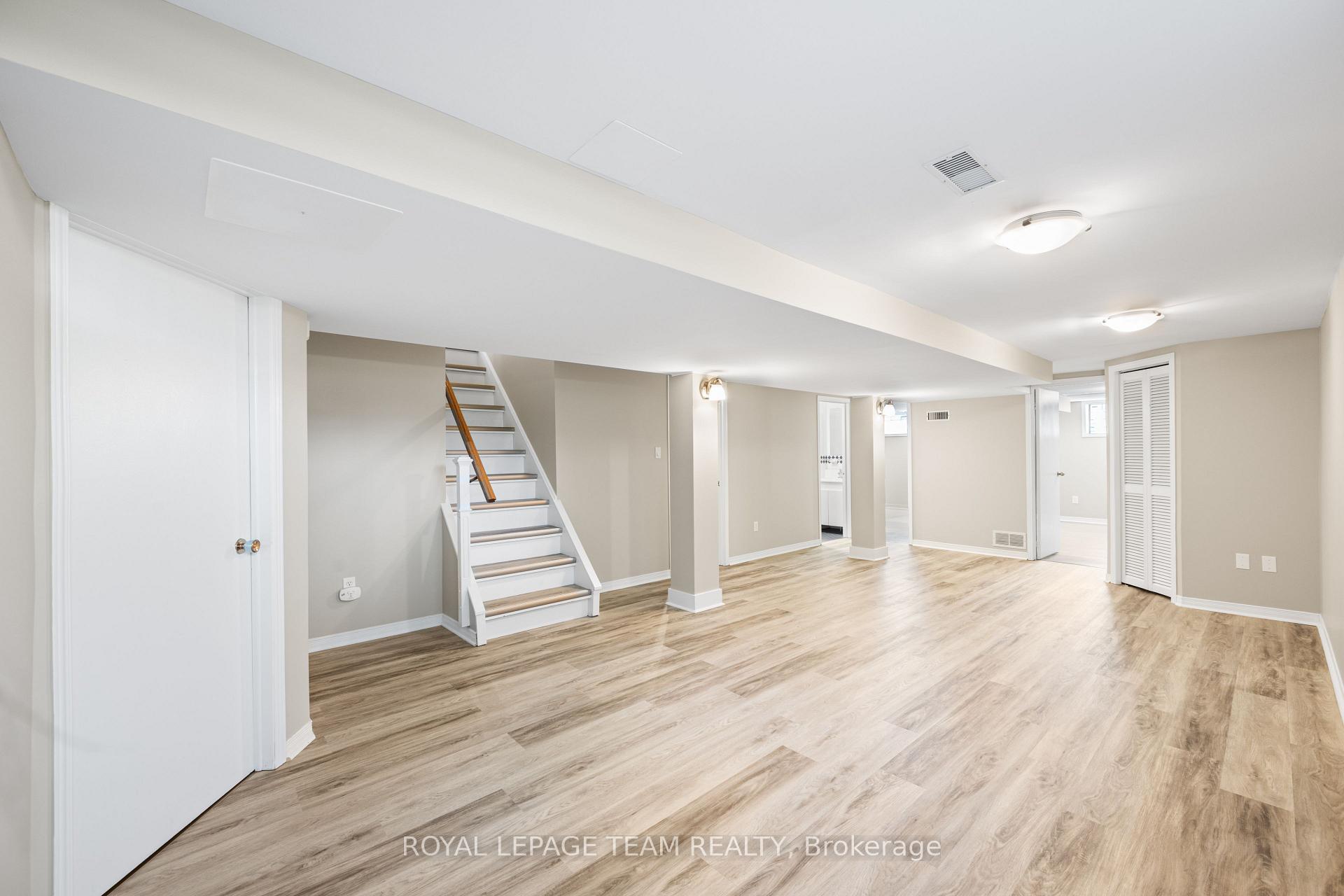 Photo 24 of 3 Millbrook Crescent, Ottawa, City View/Skyline/Fisher Heights/Parkwood Hills — HOMEH