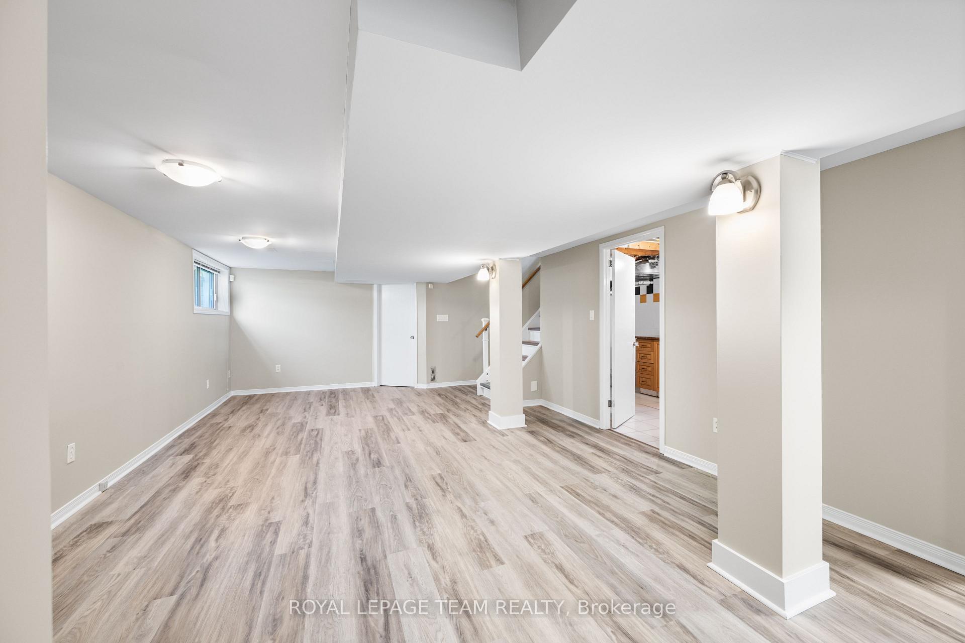 Photo 25 of 3 Millbrook Crescent, Ottawa, City View/Skyline/Fisher Heights/Parkwood Hills — HOMEH