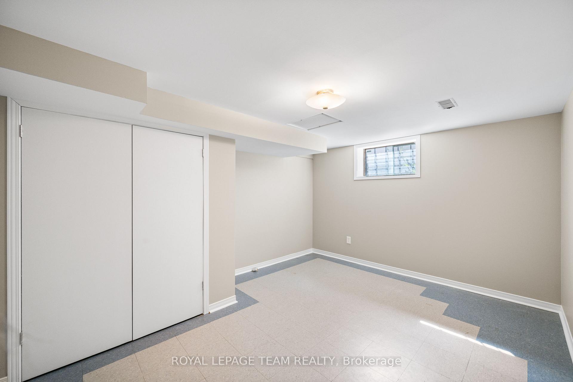 Photo 29 of 3 Millbrook Crescent, Ottawa, City View/Skyline/Fisher Heights/Parkwood Hills — HOMEH
