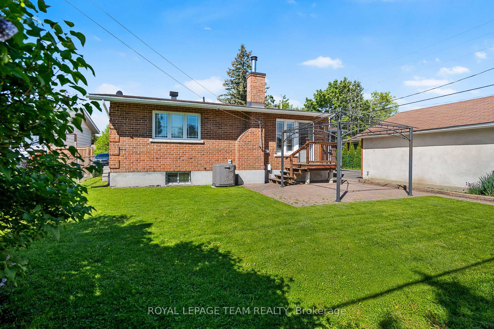 Photo 33 of 3 Millbrook Crescent, Ottawa, City View/Skyline/Fisher Heights/Parkwood Hills — HOMEH