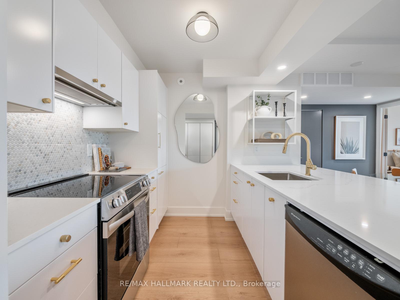 Photo 4 of Unit 301, 1797 Queen Street E, Toronto, The Beaches — HOMEH