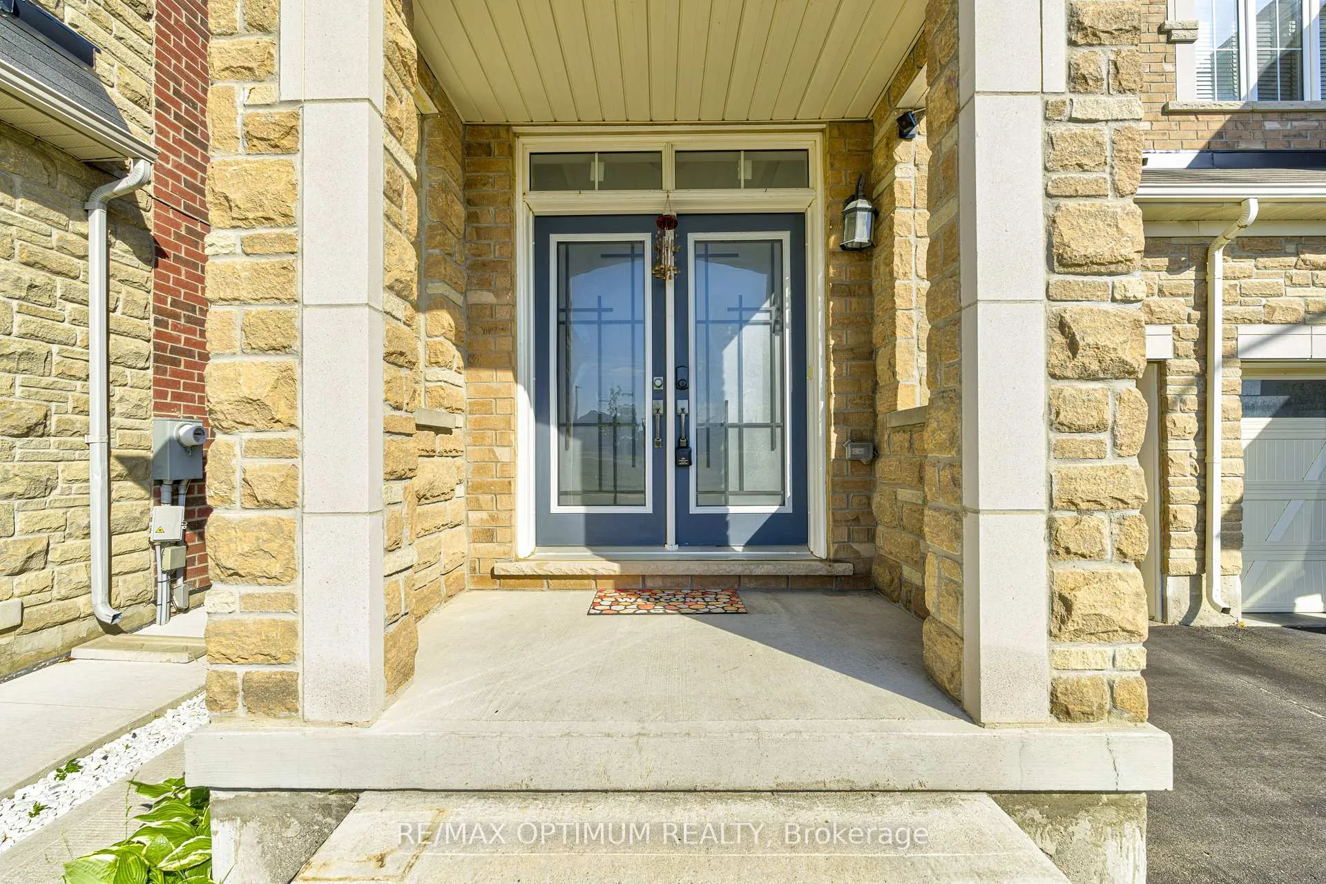 Photo 3 of 157 Baffin Crescent, Brampton, Northwest Brampton — HOMEH
