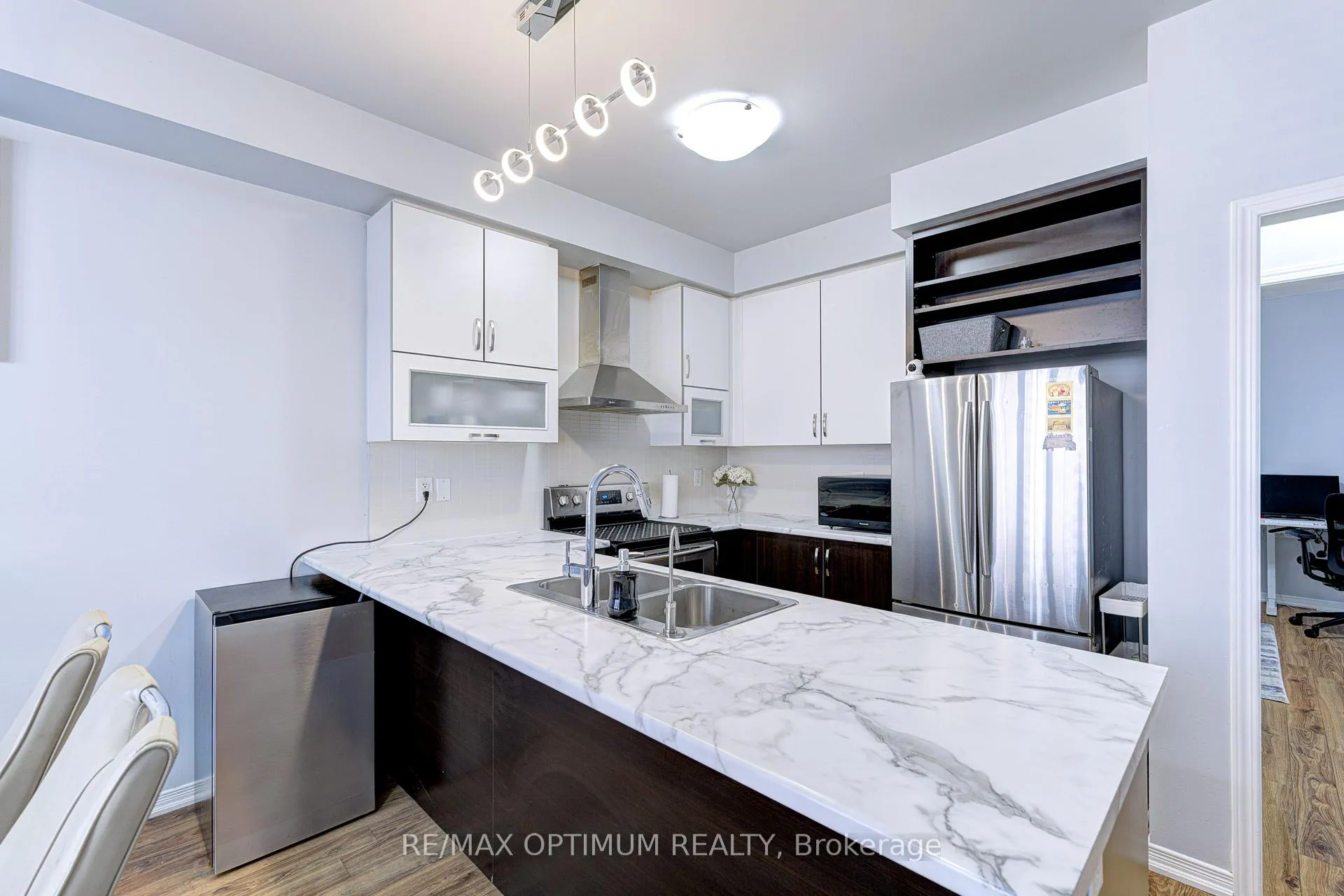 Photo 9 of 157 Baffin Crescent, Brampton, Northwest Brampton — HOMEH