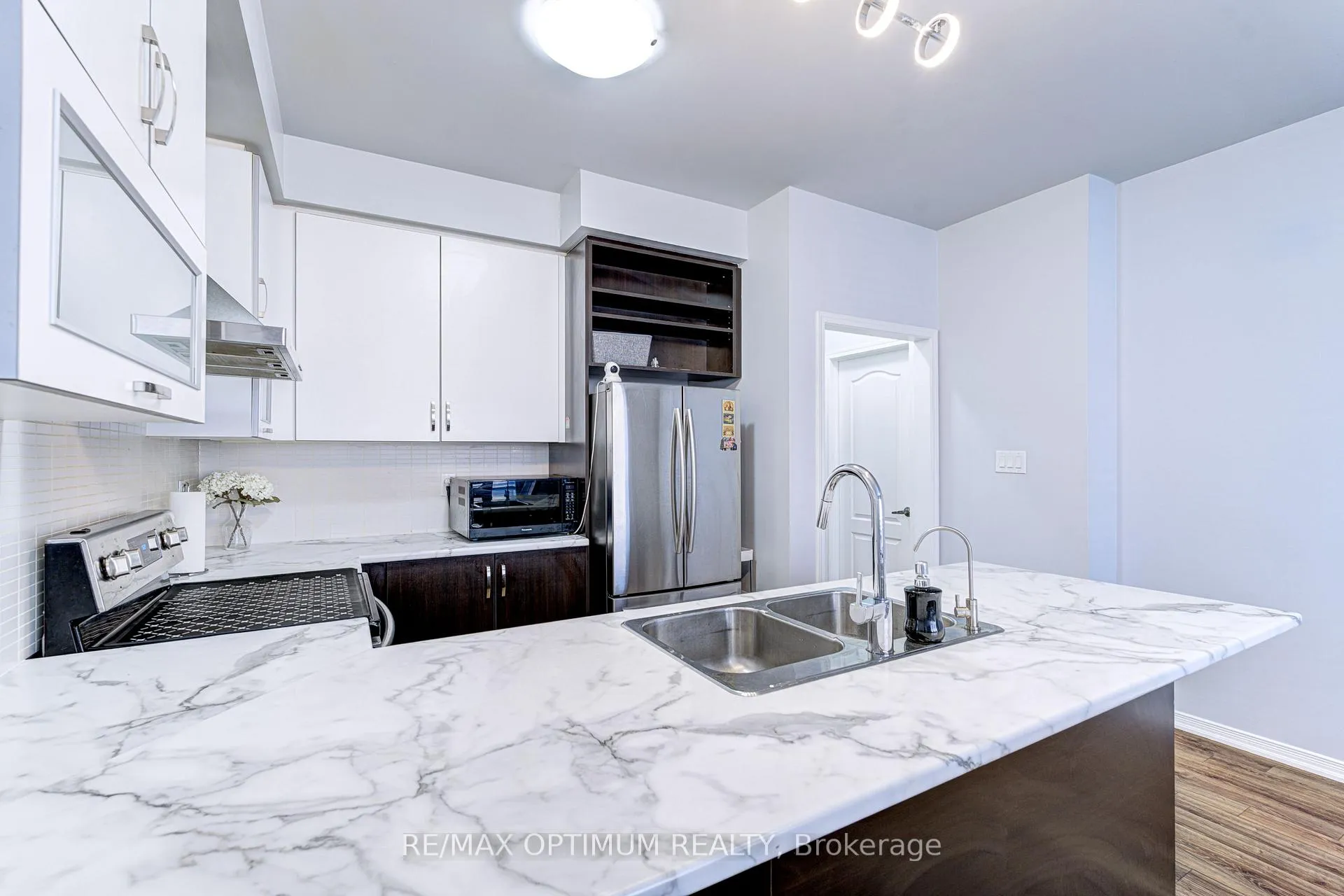 Photo 10 of 157 Baffin Crescent, Brampton, Northwest Brampton — HOMEH