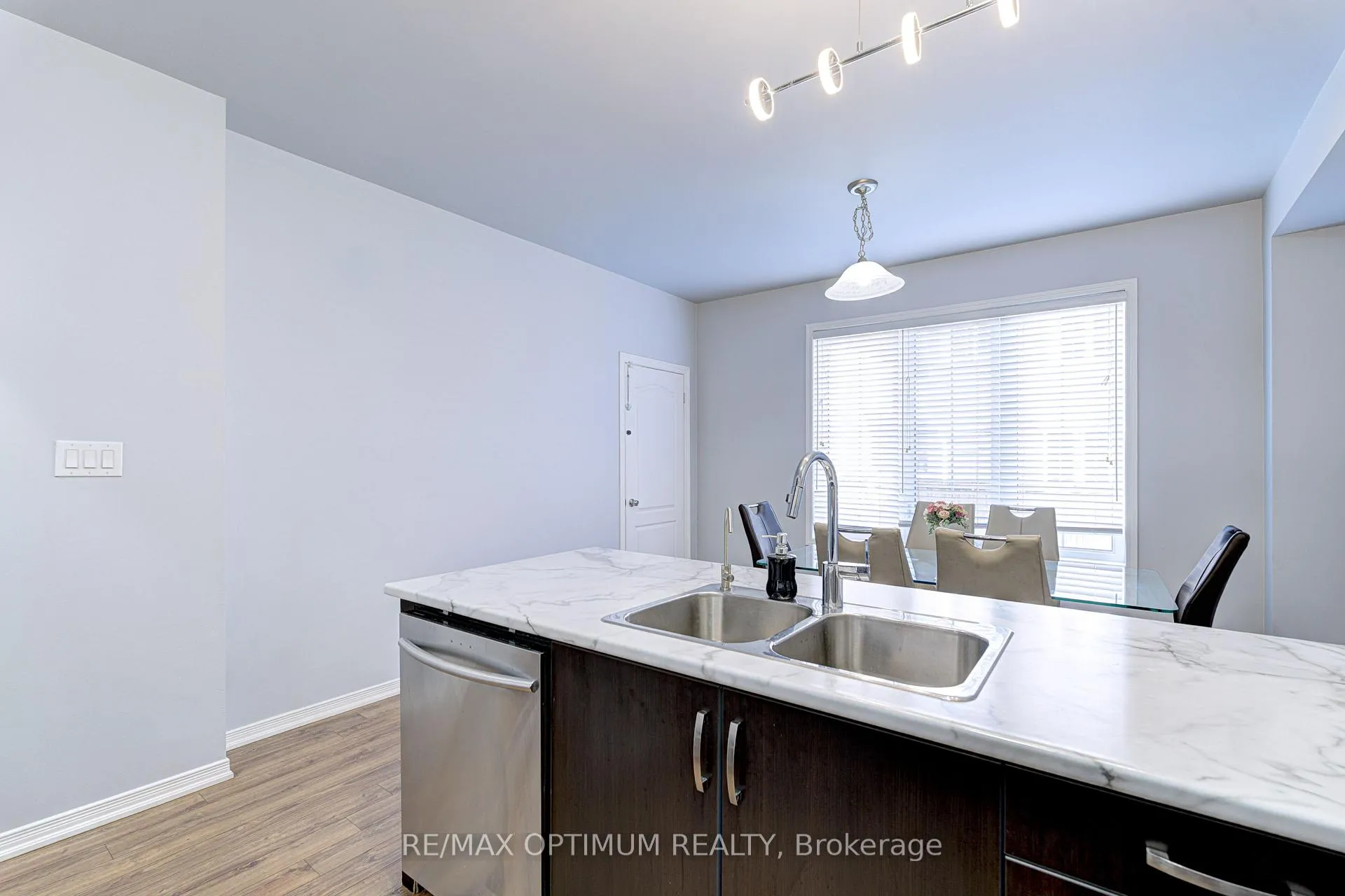 Photo 12 of 157 Baffin Crescent, Brampton, Northwest Brampton — HOMEH