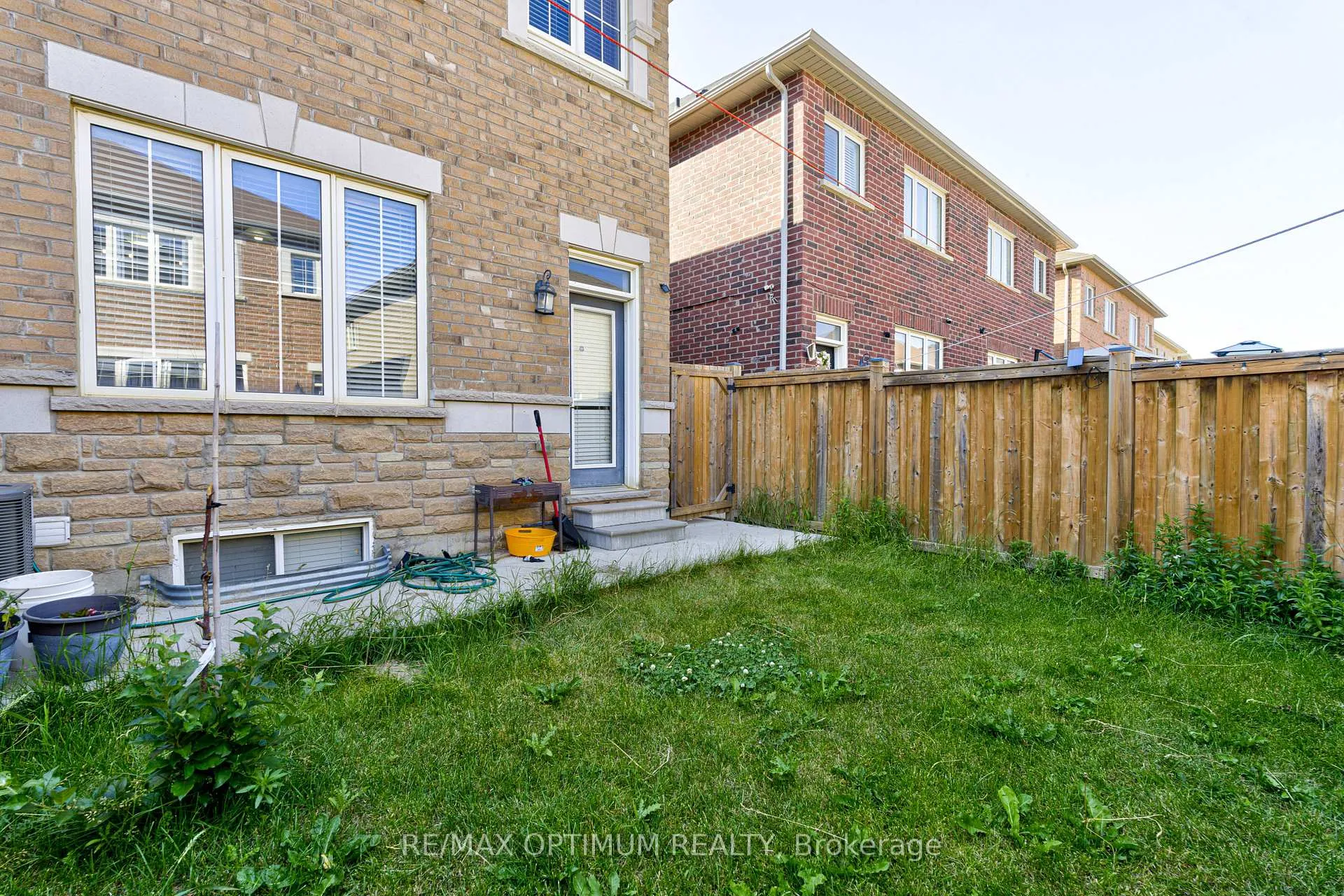 Photo 33 of 157 Baffin Crescent, Brampton, Northwest Brampton — HOMEH