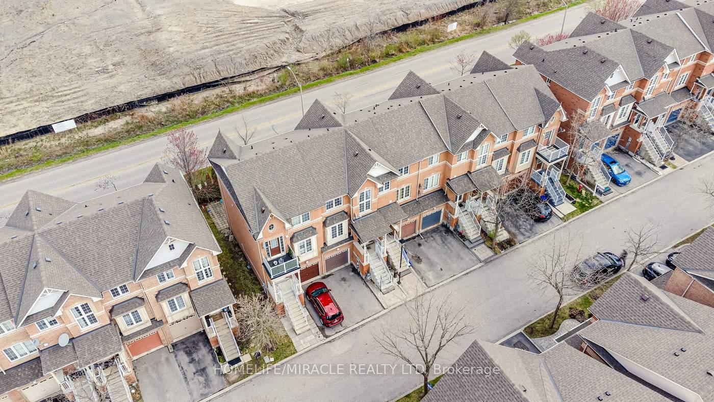 Photo 6 of 15 Annable Lane, Ajax, South East — HOMEH