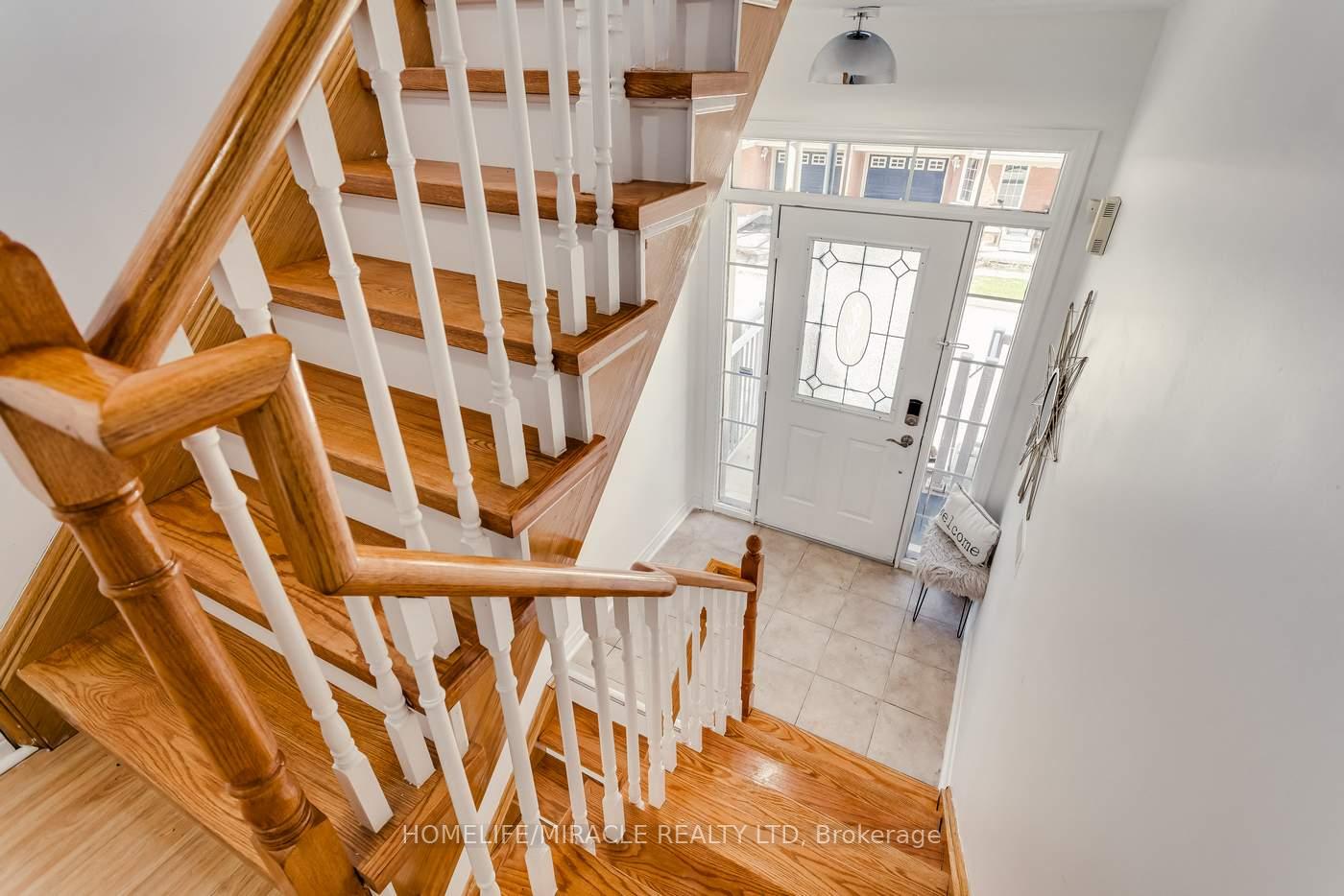 Photo 7 of 15 Annable Lane, Ajax, South East — HOMEH