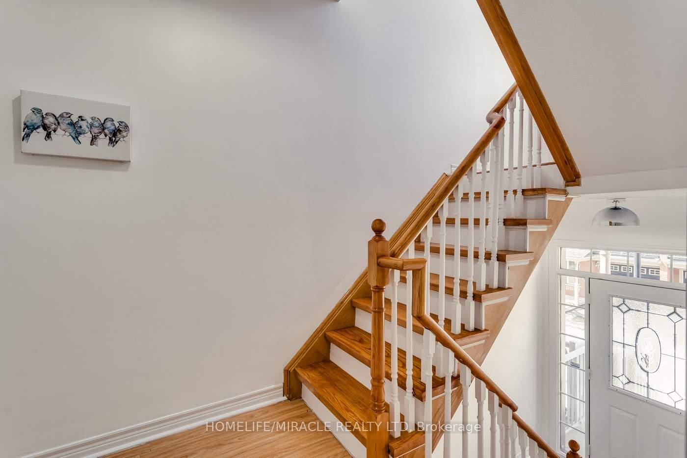 Photo 9 of 15 Annable Lane, Ajax, South East — HOMEH