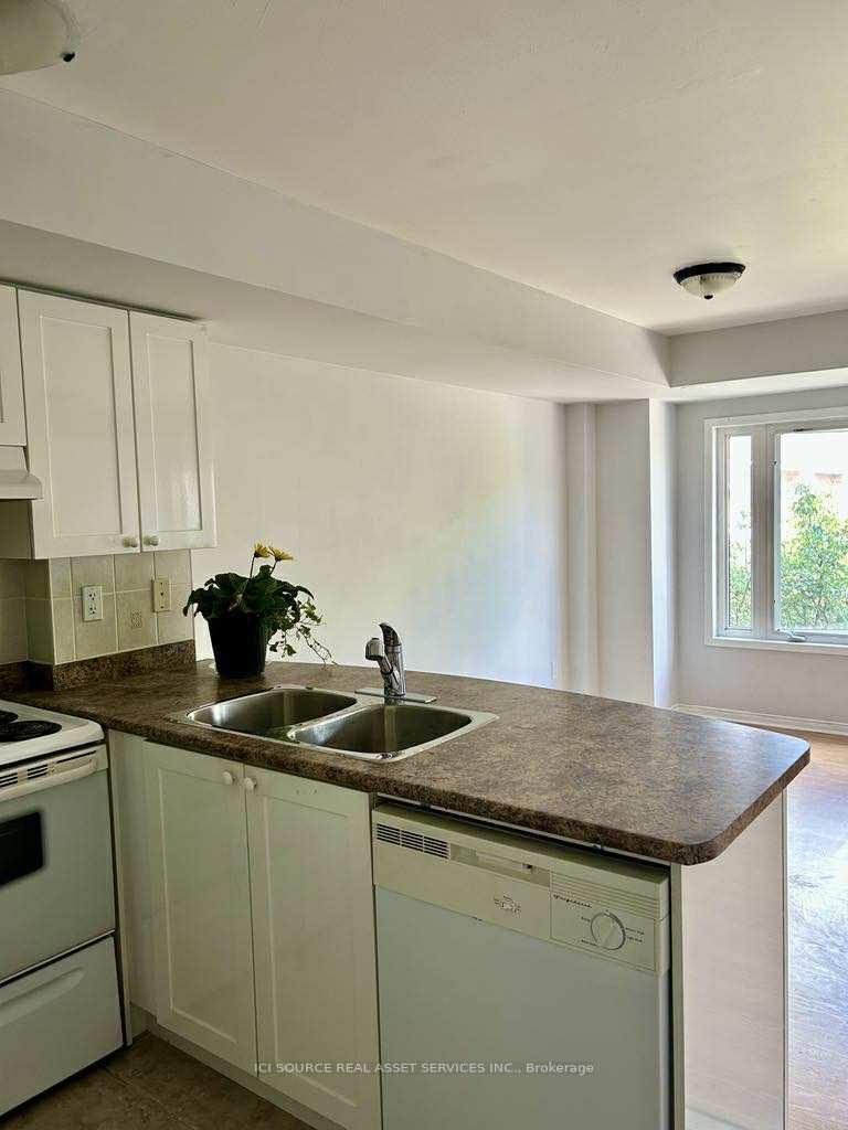 Photo 2 of Unit 220, 308 John Street, Markham, Aileen-Willowbrook — HOMEH