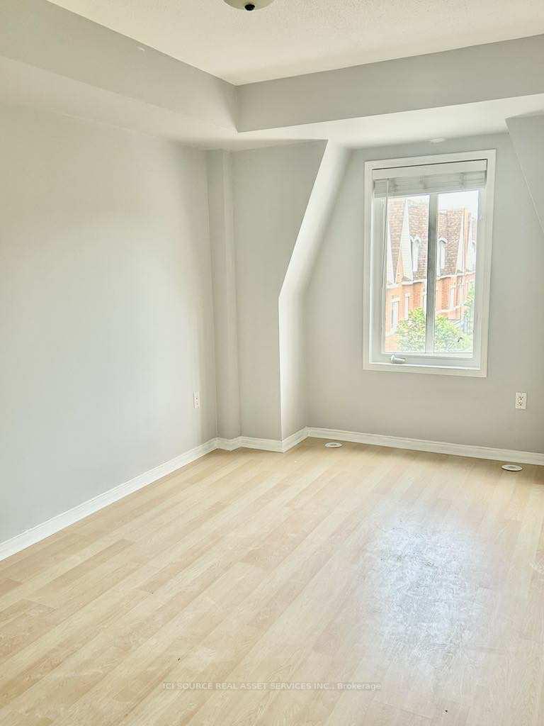 Photo 6 of Unit 220, 308 John Street, Markham, Aileen-Willowbrook — HOMEH