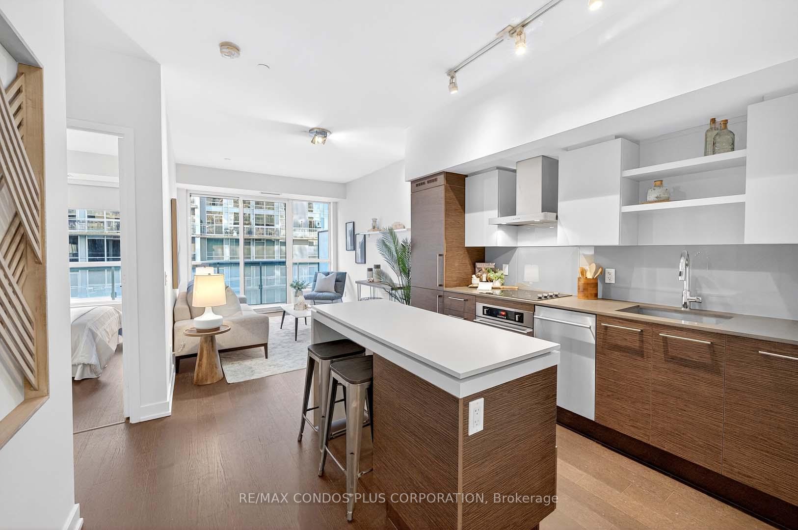 Front of Unit 444, 1030 King Street W