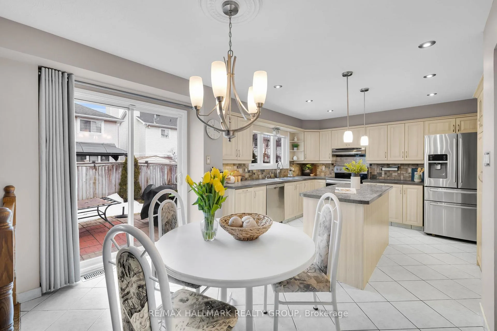 Photo 15 of 5 Ellisson Way, Ottawa, Hunt Club Park — HOMEH