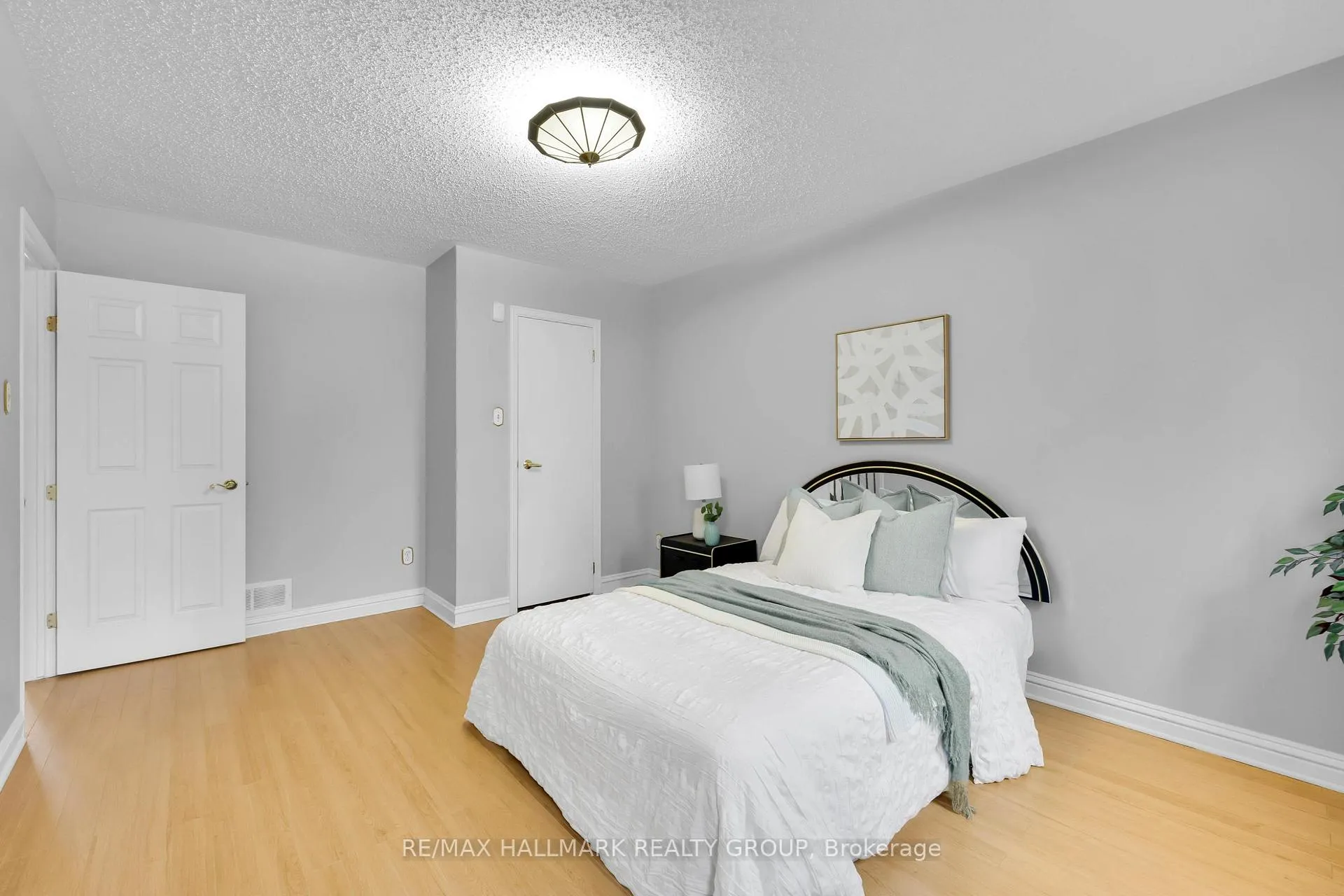 Photo 28 of 5 Ellisson Way, Ottawa, Hunt Club Park — HOMEH