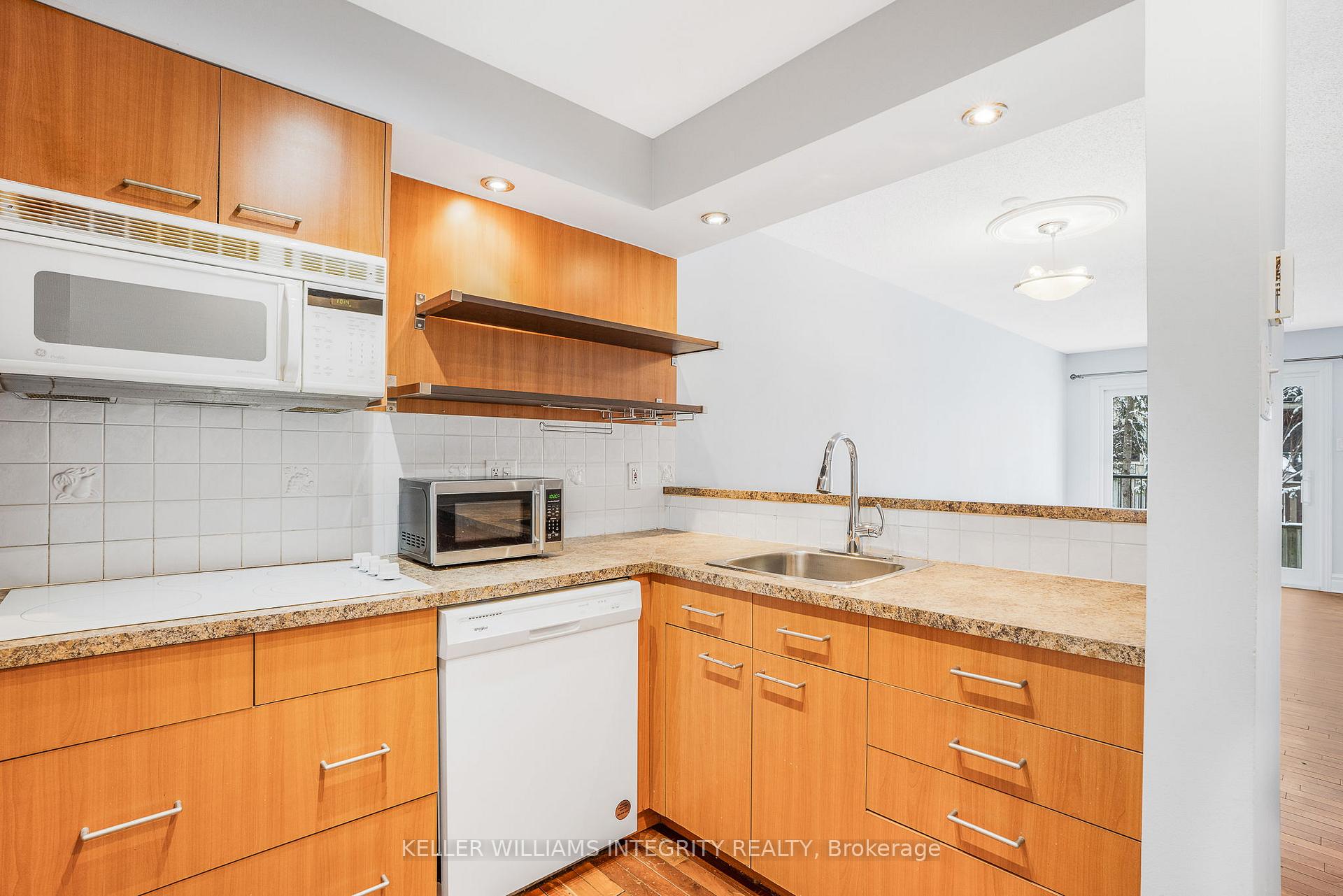 Photo 6 of 16 Crispin Private, Ottawa, Manor Park — HOMEH