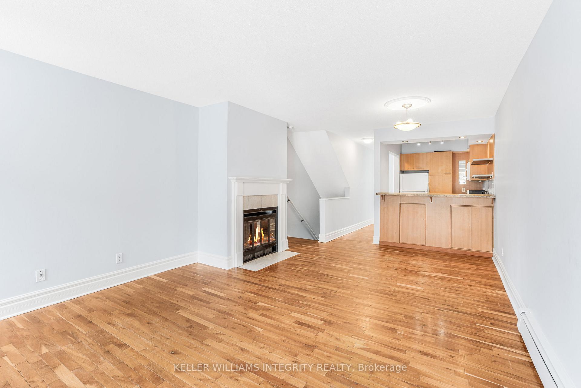 Photo 10 of 16 Crispin Private, Ottawa, Manor Park — HOMEH