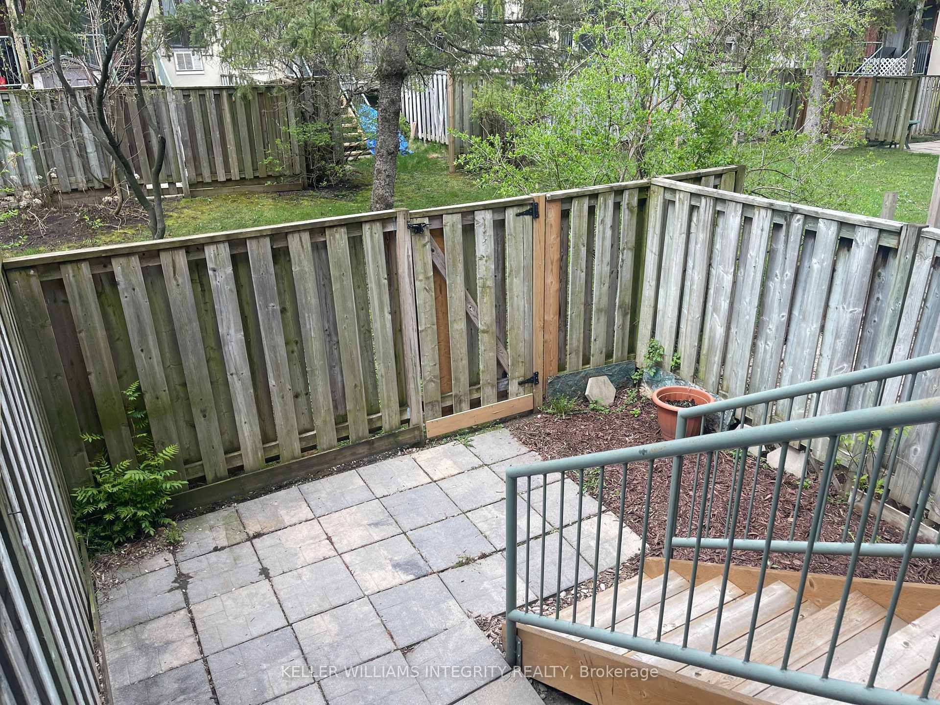 Photo 20 of 16 Crispin Private, Ottawa, Manor Park — HOMEH