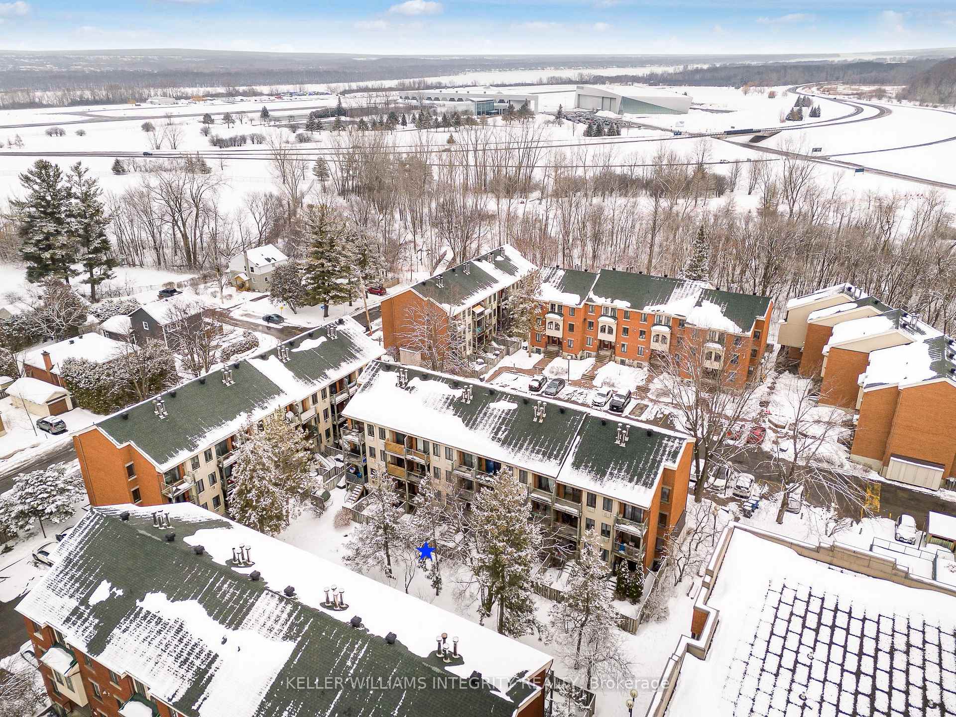 Photo 25 of 16 Crispin Private, Ottawa, Manor Park — HOMEH