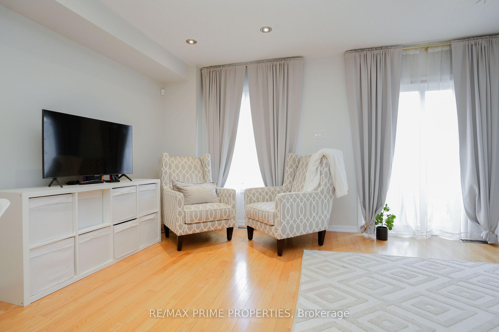 Photo 6 of 47 Edwin Pearson Street, Aurora, Bayview Northeast — HOMEH