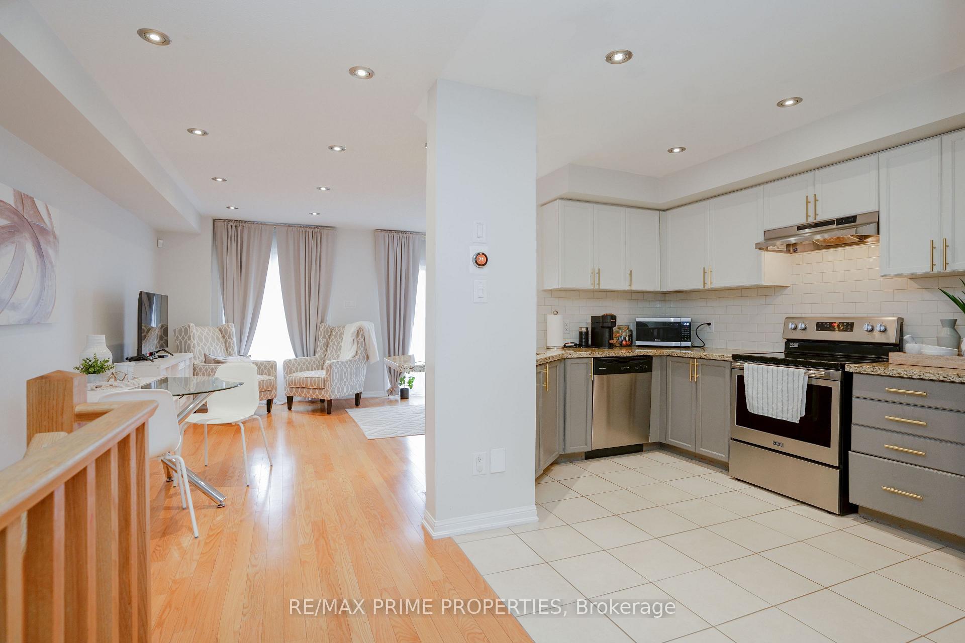 Photo 10 of 47 Edwin Pearson Street, Aurora, Bayview Northeast — HOMEH