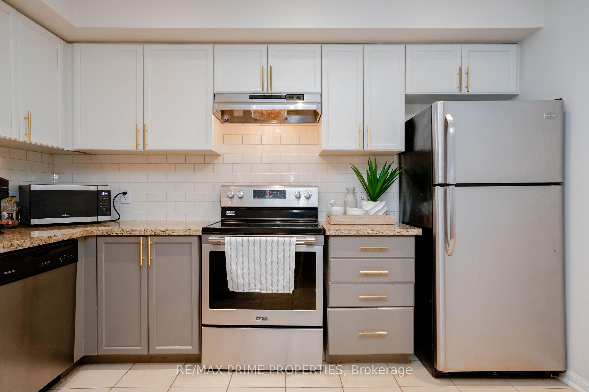 Photo 12 of 47 Edwin Pearson Street, Aurora, Bayview Northeast — HOMEH