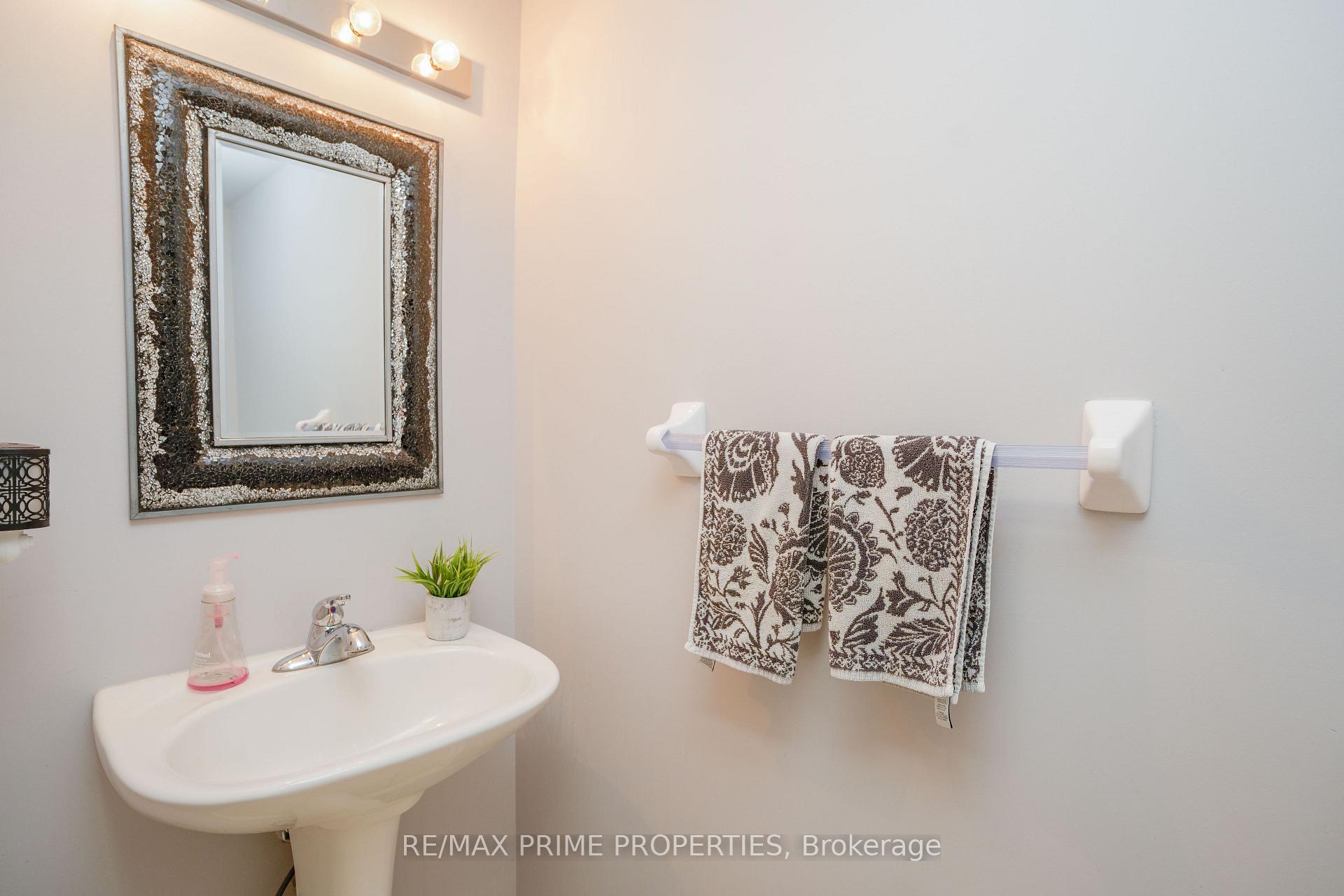 Photo 13 of 47 Edwin Pearson Street, Aurora, Bayview Northeast — HOMEH