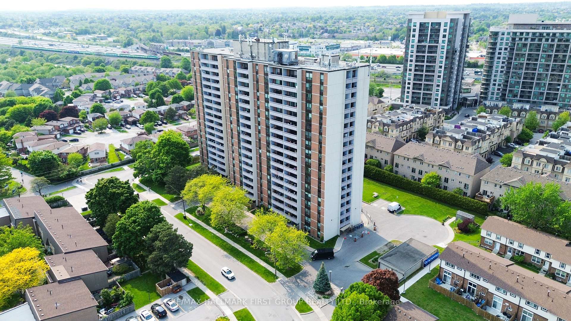 Photo 4 of Unit 209, 1210 Radom Street, Pickering, Bay Ridges — HOMEH