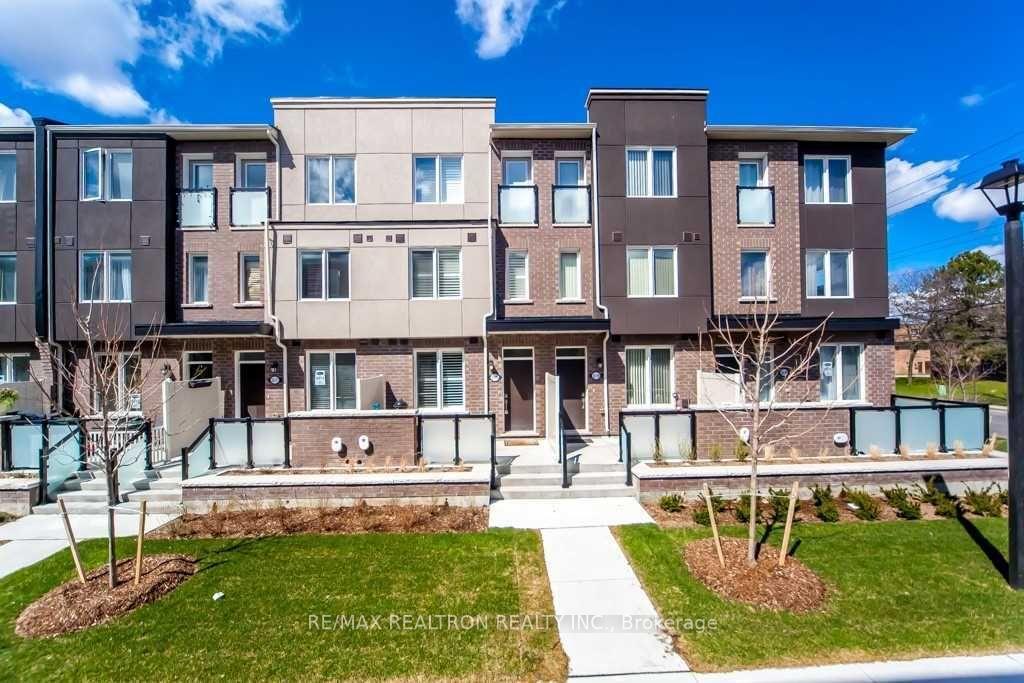Front of Unit 18, 25 Heron Park Place
