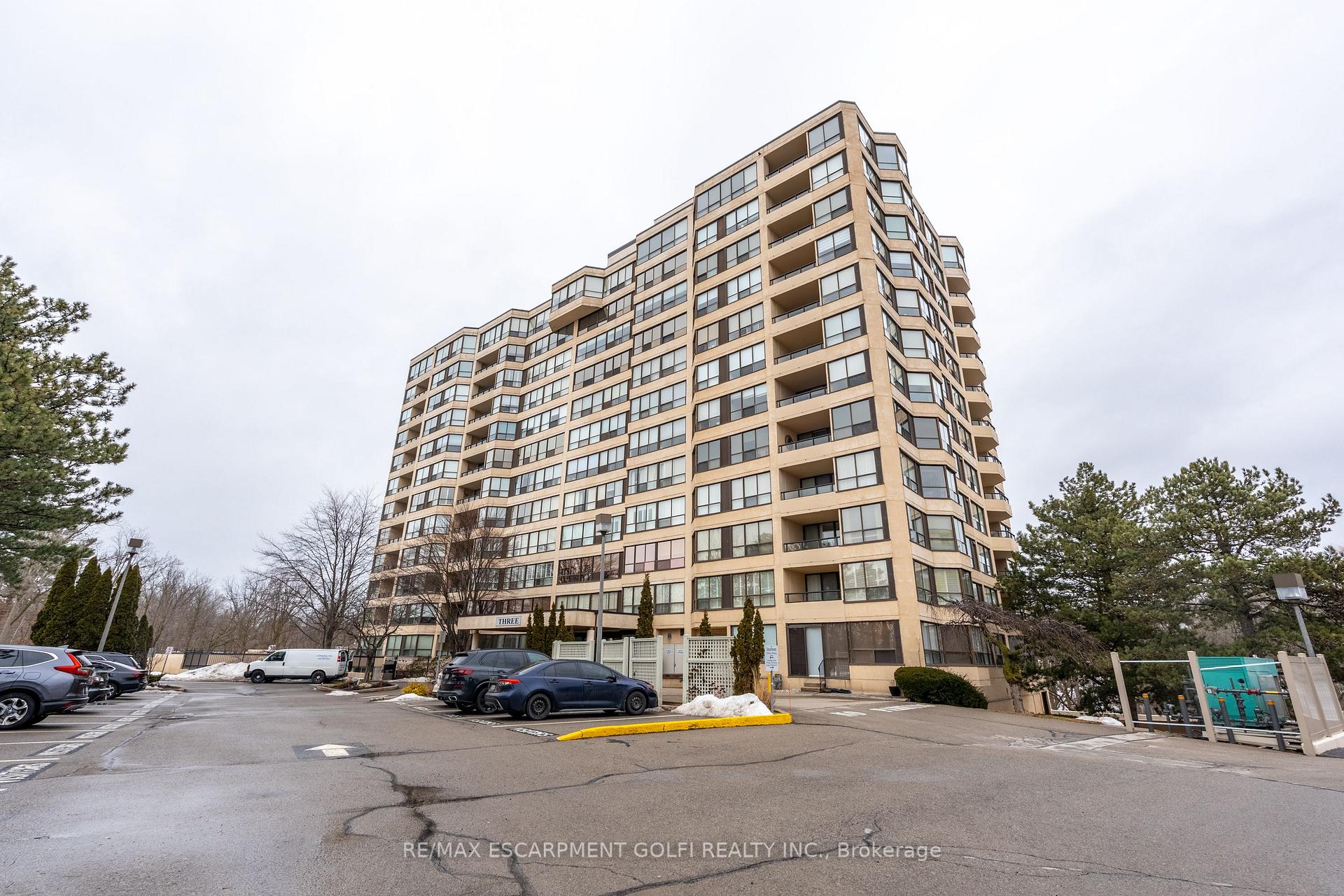 Front of Unit 605, 3 Towering Heights Boulevard