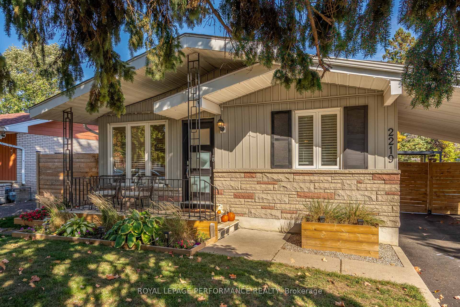 Photo 11 of 2219 Audrey Avenue, Ottawa, Hawthorne Meadows — HOMEH