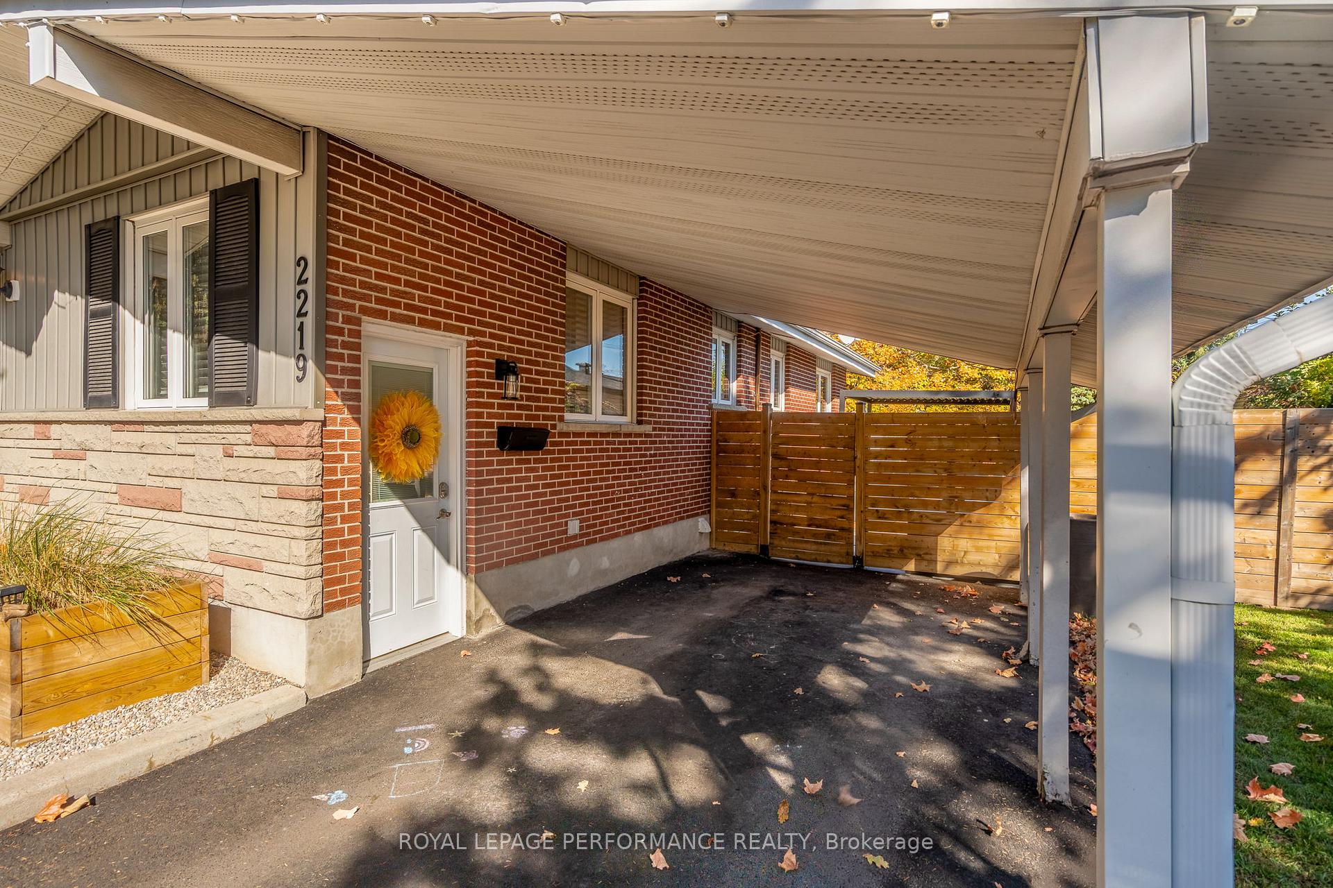 Photo 2 of 2219 Audrey Avenue, Ottawa, Hawthorne Meadows — HOMEH