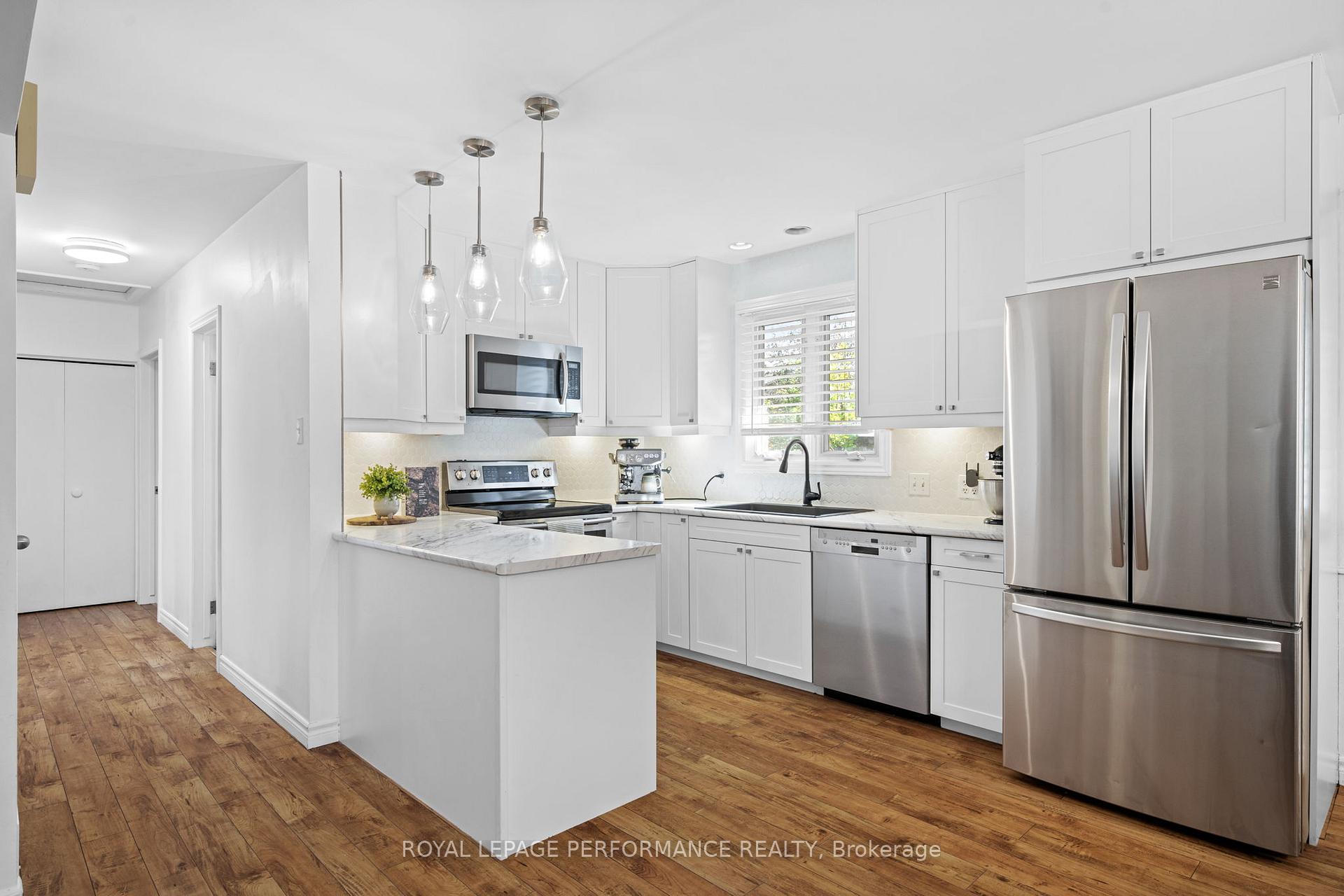 Photo 10 of 2219 Audrey Avenue, Ottawa, Hawthorne Meadows — HOMEH