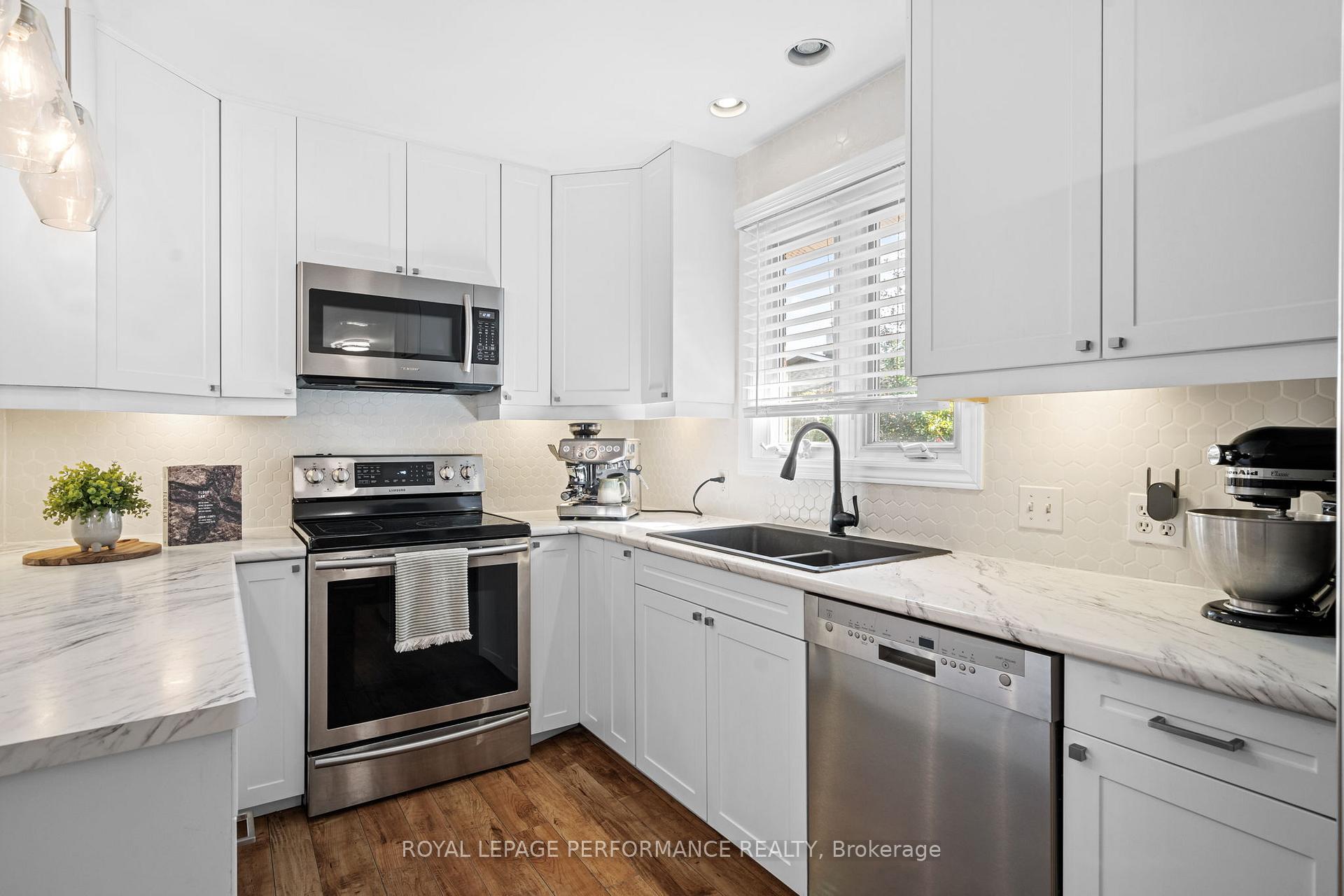 Photo 4 of 2219 Audrey Avenue, Ottawa, Hawthorne Meadows — HOMEH
