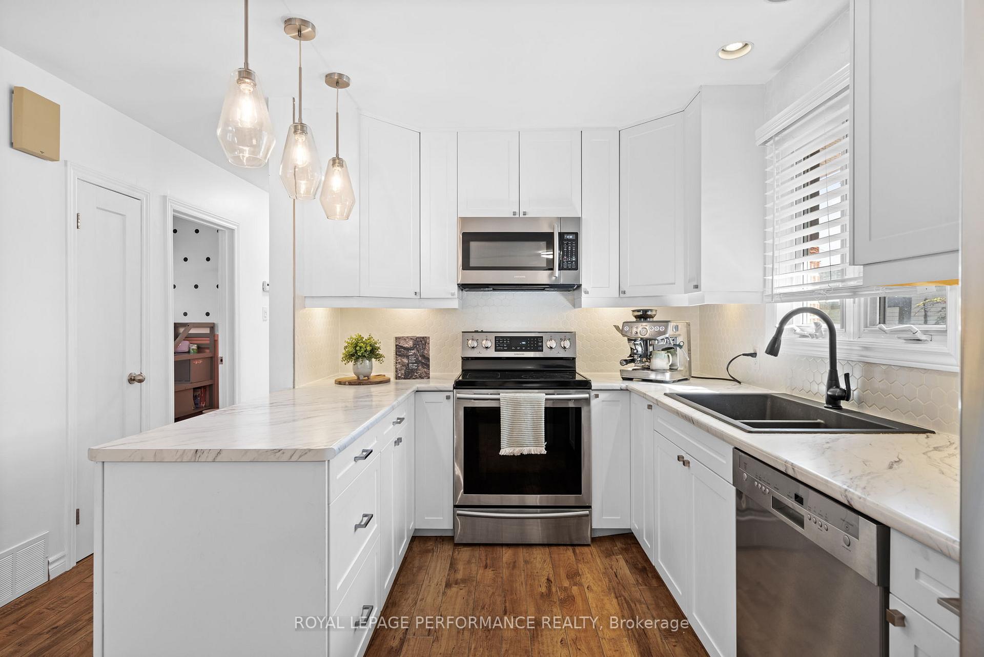 Photo 8 of 2219 Audrey Avenue, Ottawa, Hawthorne Meadows — HOMEH