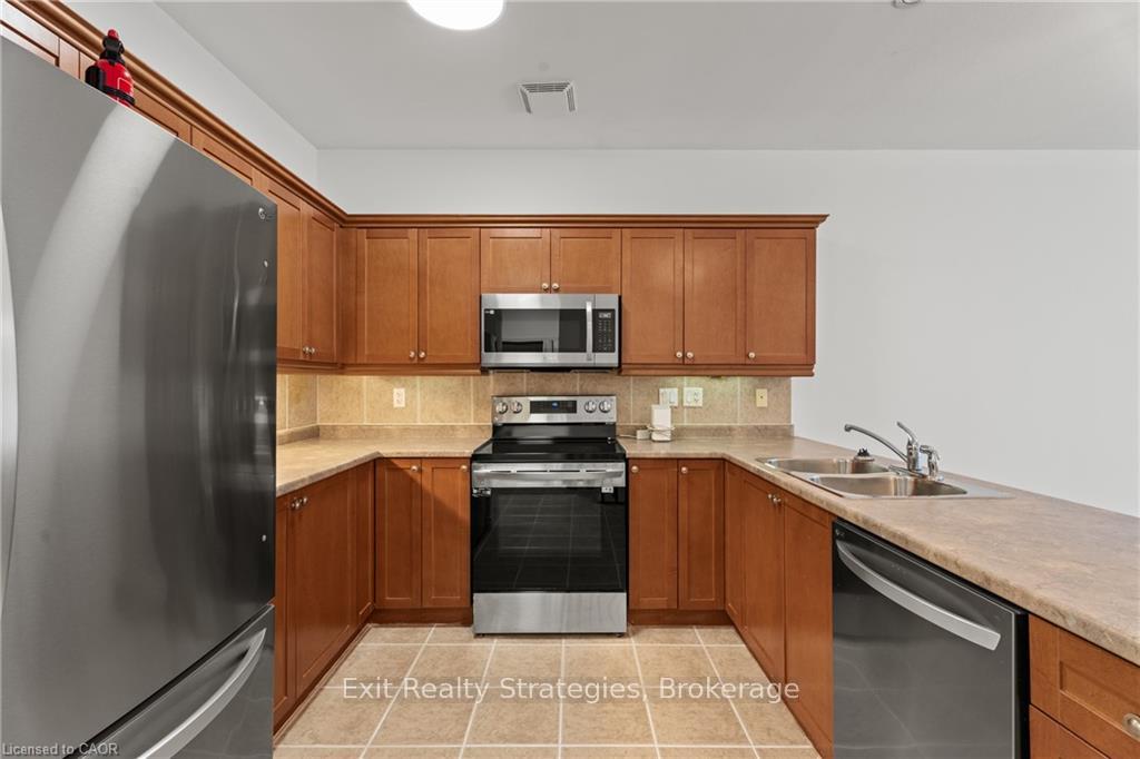 Photo 7 of Unit 39, 68 Hallmark Trail E, Hamilton, Twenty Place — HOMEH