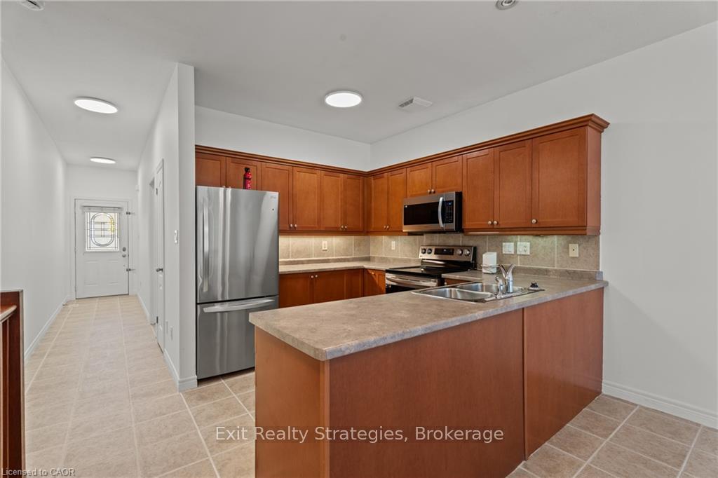 Photo 8 of Unit 39, 68 Hallmark Trail E, Hamilton, Twenty Place — HOMEH