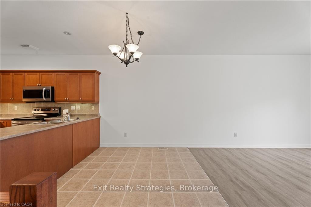 Photo 10 of Unit 39, 68 Hallmark Trail E, Hamilton, Twenty Place — HOMEH