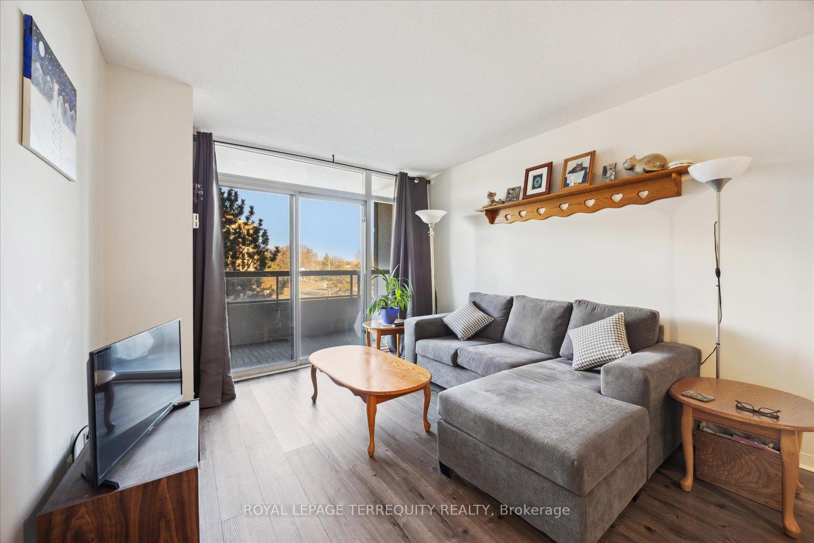 Photo 4 of Unit 316, 1000 The Esplanade N, Pickering, Town Centre — HOMEH