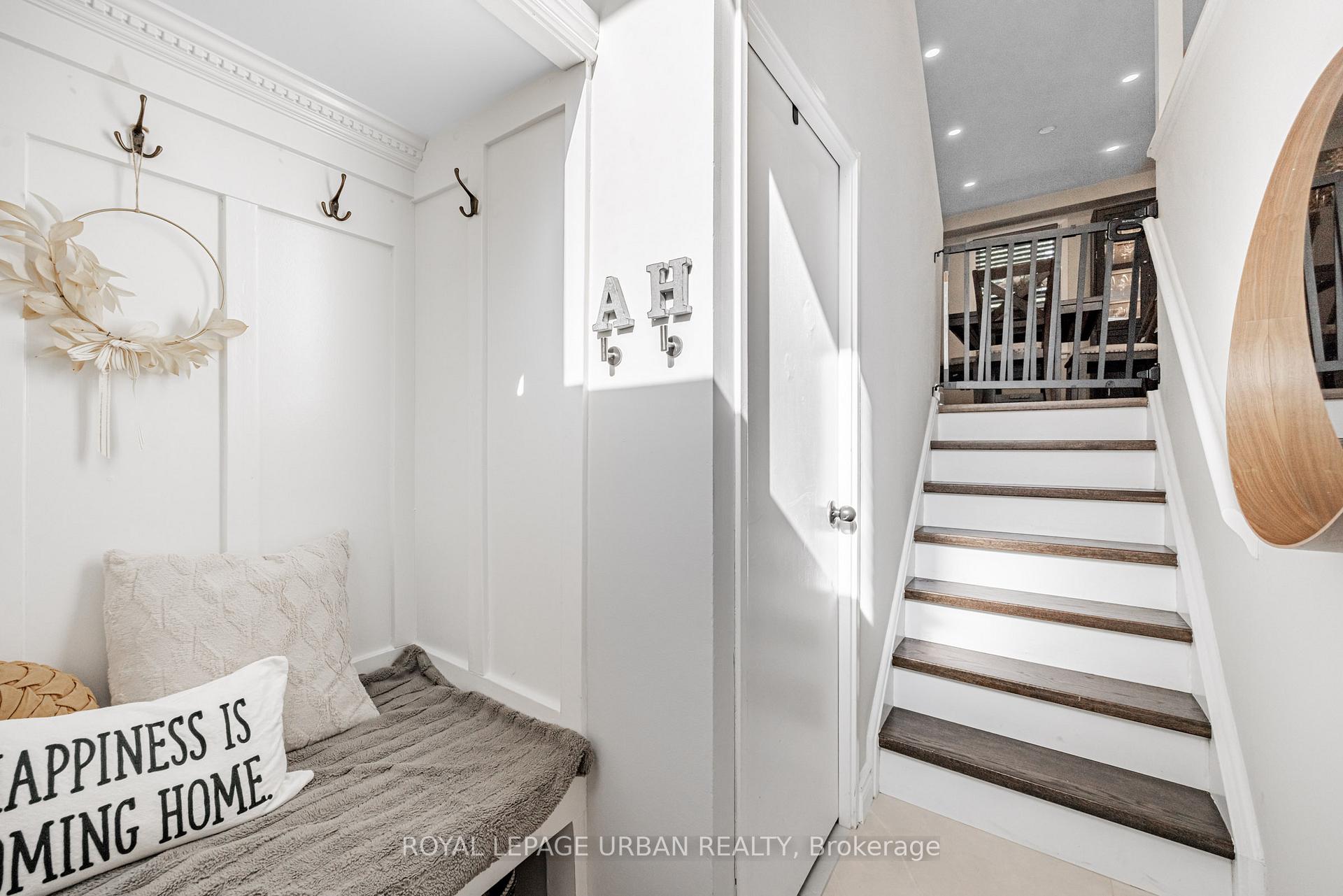 Photo 4 of 1684 John Street, Markham, Bayview Fairway-Bayview Country Club Estates — HOMEH