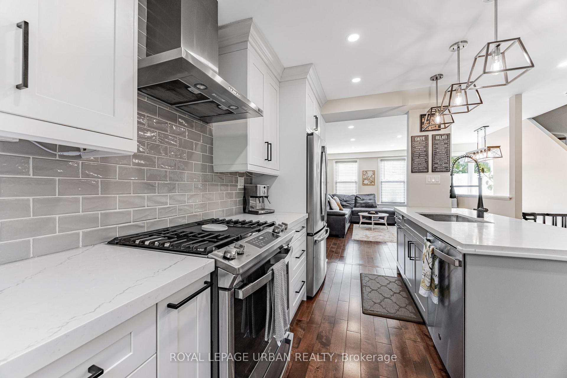 Photo 11 of 1684 John Street, Markham, Bayview Fairway-Bayview Country Club Estates — HOMEH