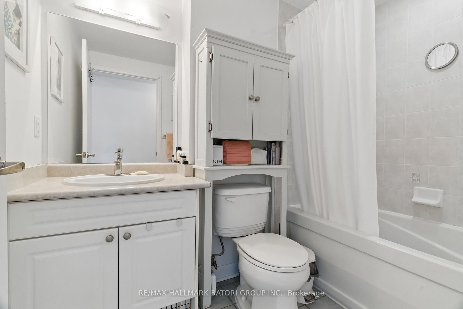 Photo 8 of Unit 1106, 600 Fleet Street, Toronto, Niagara — HOMEH