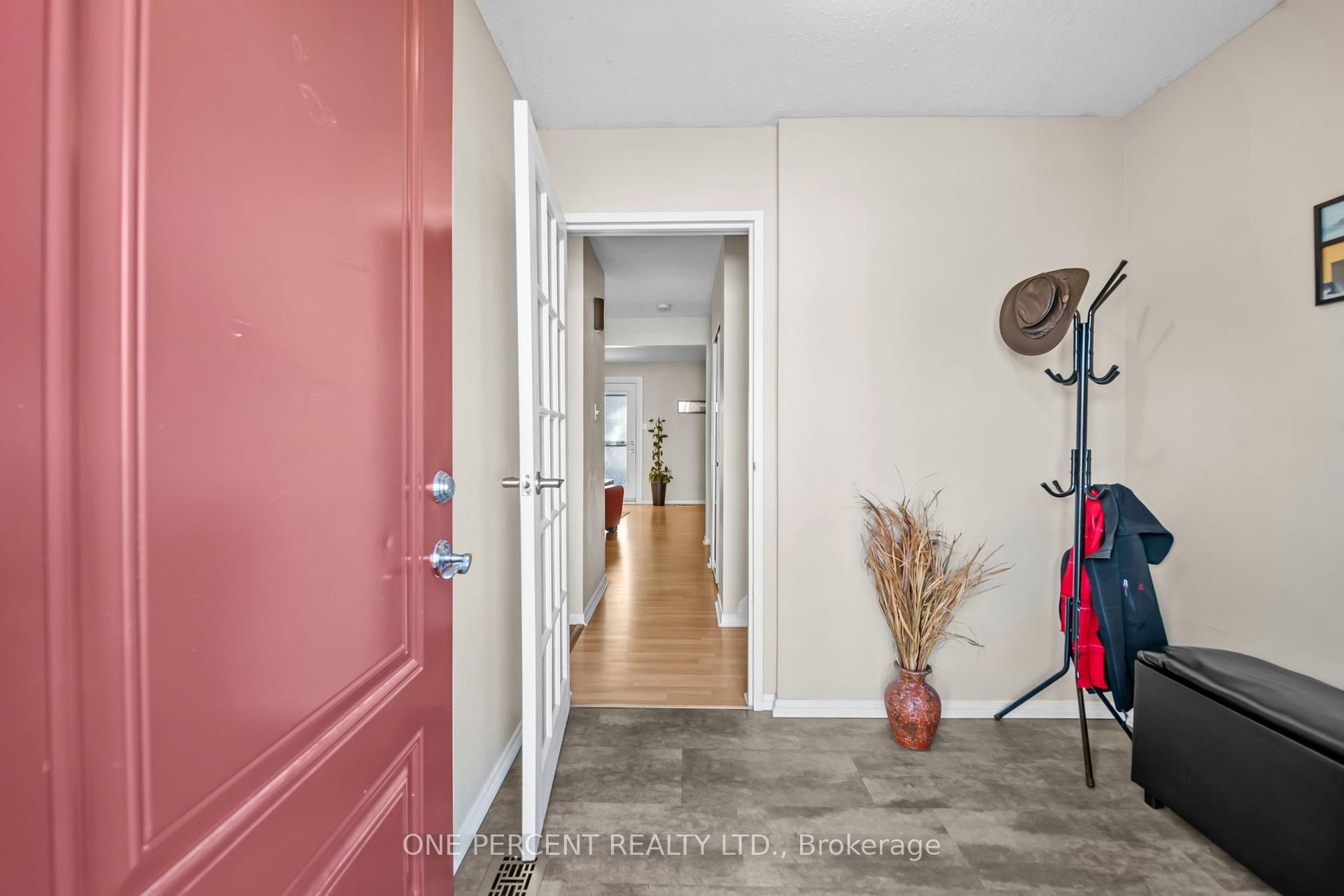Photo 2 of 62 Mcclintock Way, Ottawa, Kanata - Katimavik — HOMEH