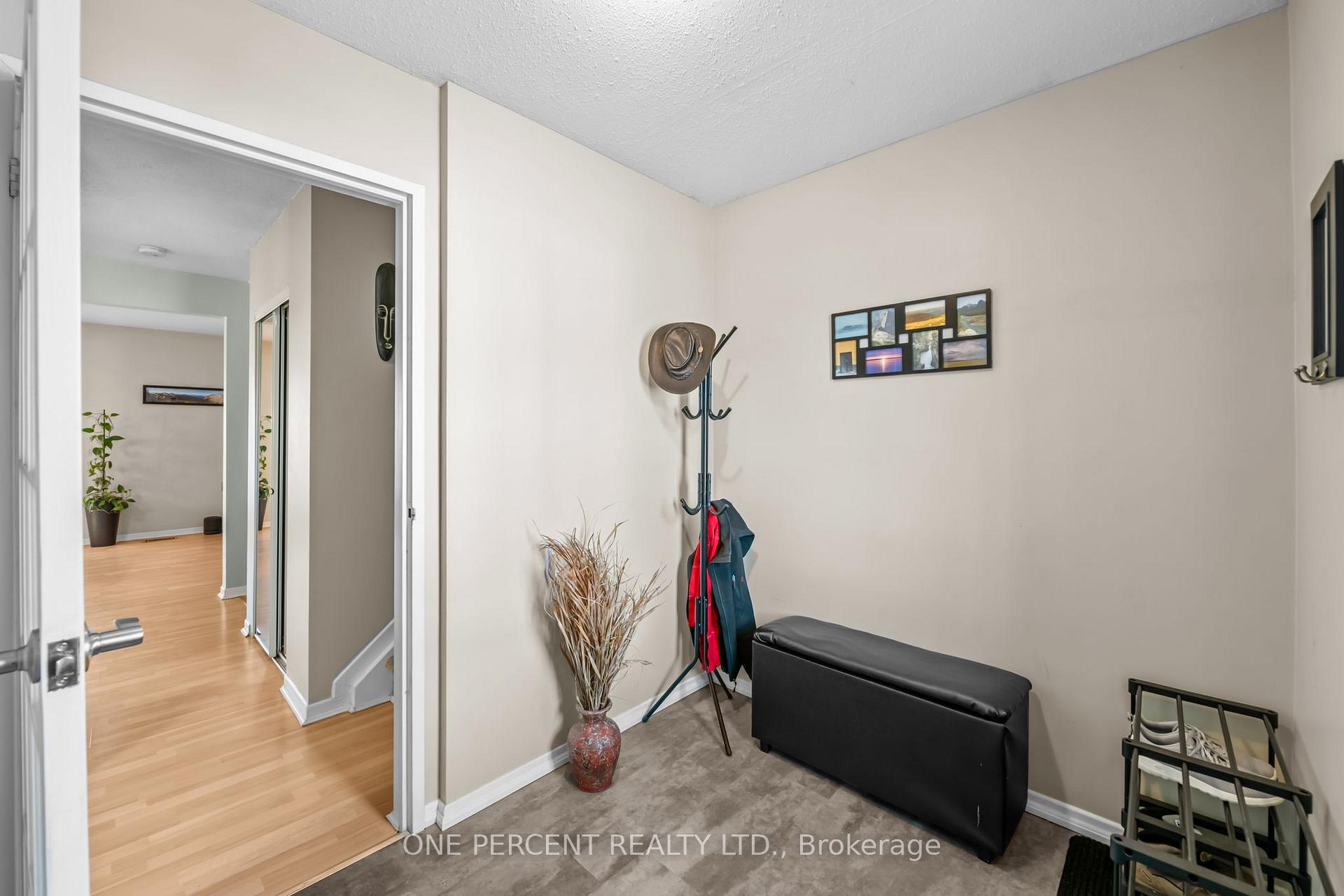 Photo 3 of 62 Mcclintock Way, Ottawa, Kanata - Katimavik — HOMEH