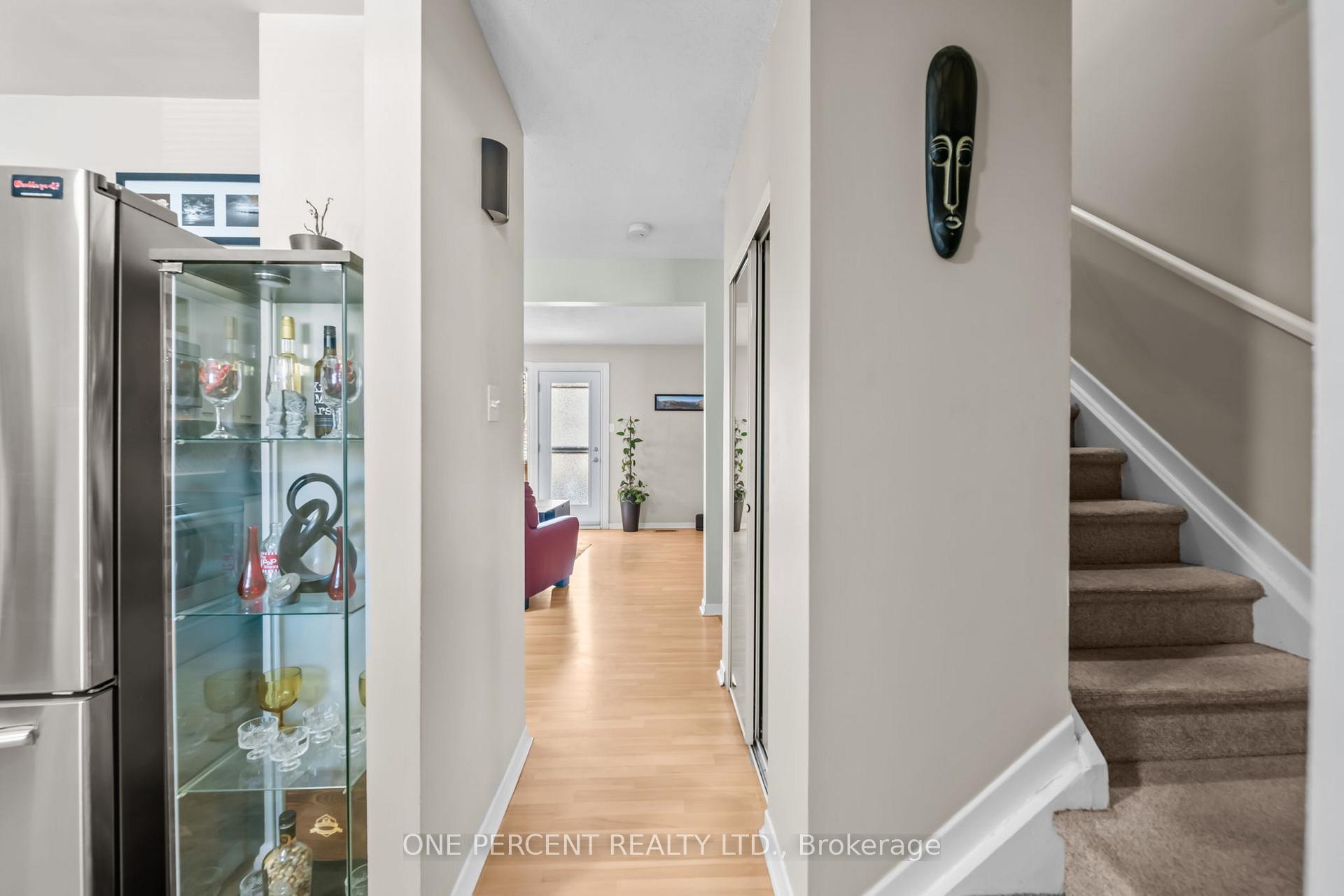 Photo 4 of 62 Mcclintock Way, Ottawa, Kanata - Katimavik — HOMEH