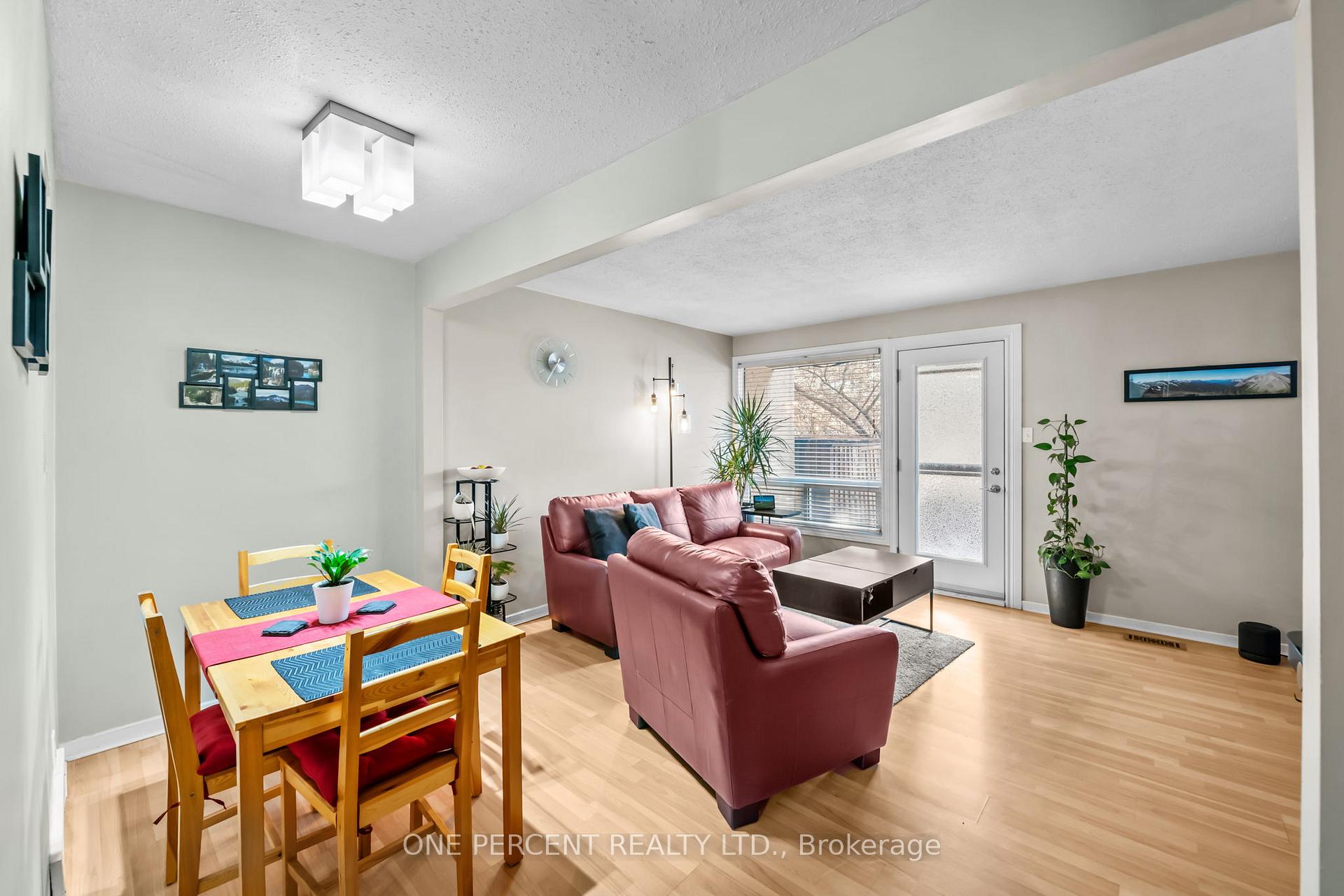 Photo 10 of 62 Mcclintock Way, Ottawa, Kanata - Katimavik — HOMEH