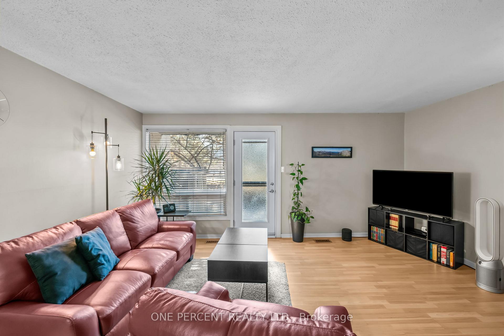 Photo 13 of 62 Mcclintock Way, Ottawa, Kanata - Katimavik — HOMEH