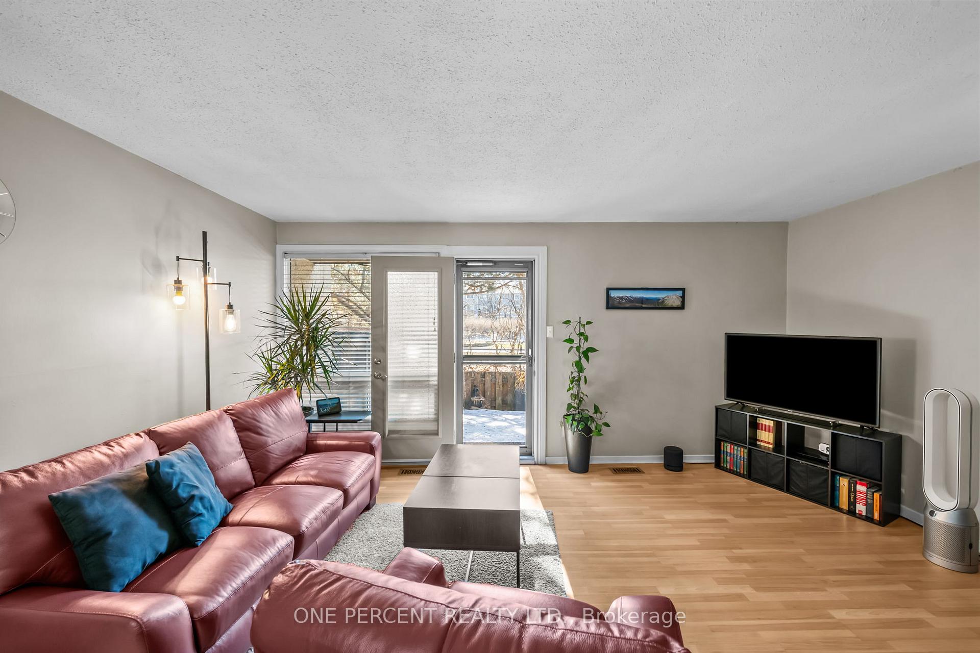 Photo 14 of 62 Mcclintock Way, Ottawa, Kanata - Katimavik — HOMEH