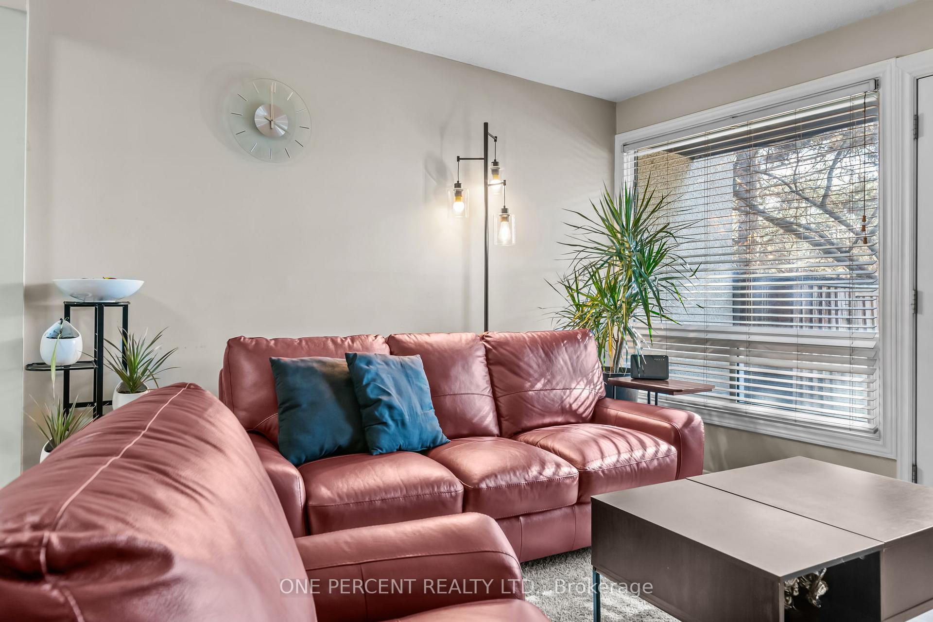 Photo 15 of 62 Mcclintock Way, Ottawa, Kanata - Katimavik — HOMEH