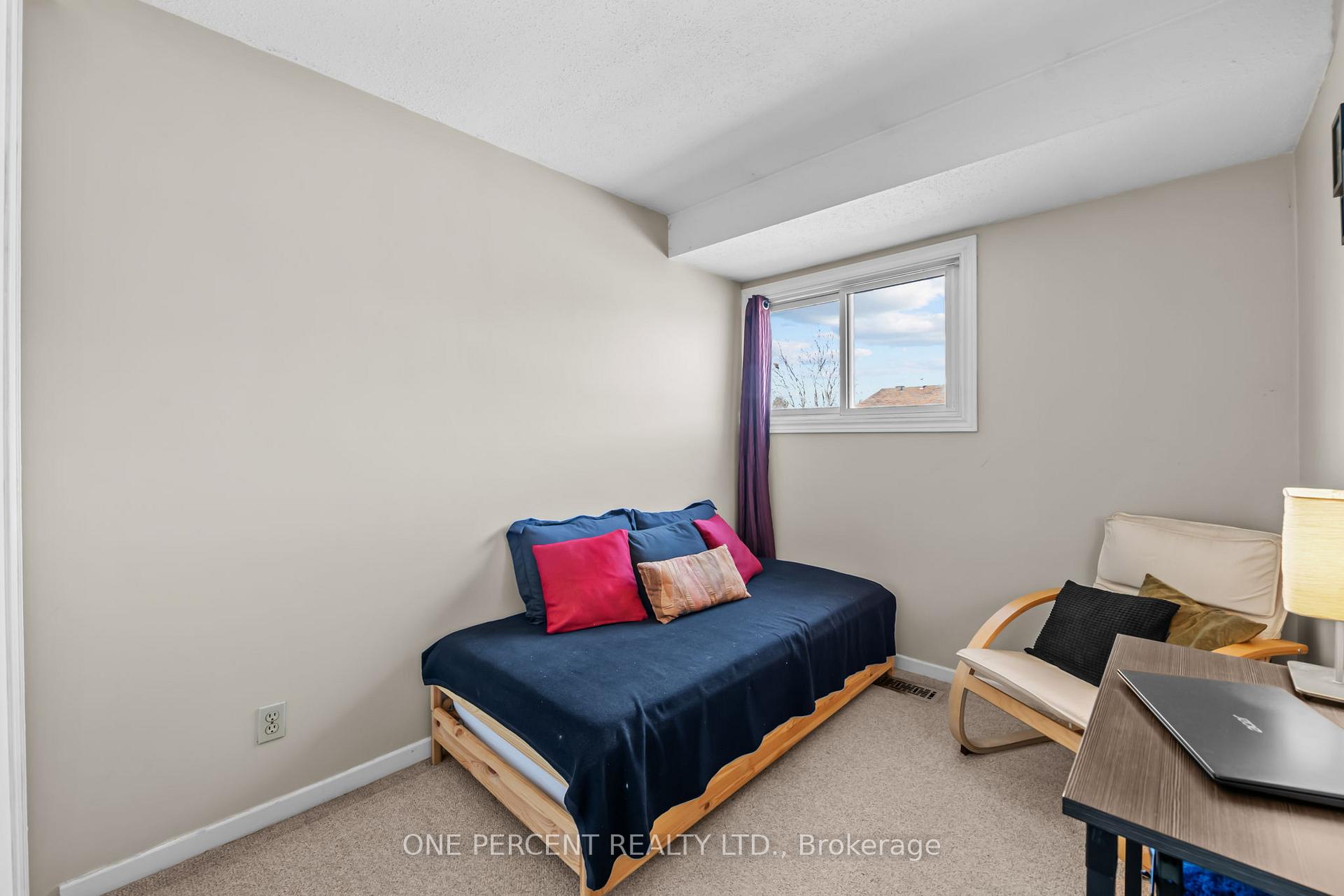Photo 25 of 62 Mcclintock Way, Ottawa, Kanata - Katimavik — HOMEH