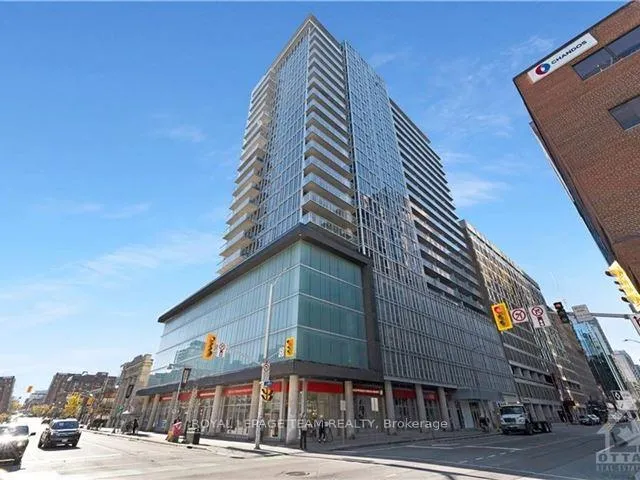 Front of Unit 2208, 324 Laurier Avenue W